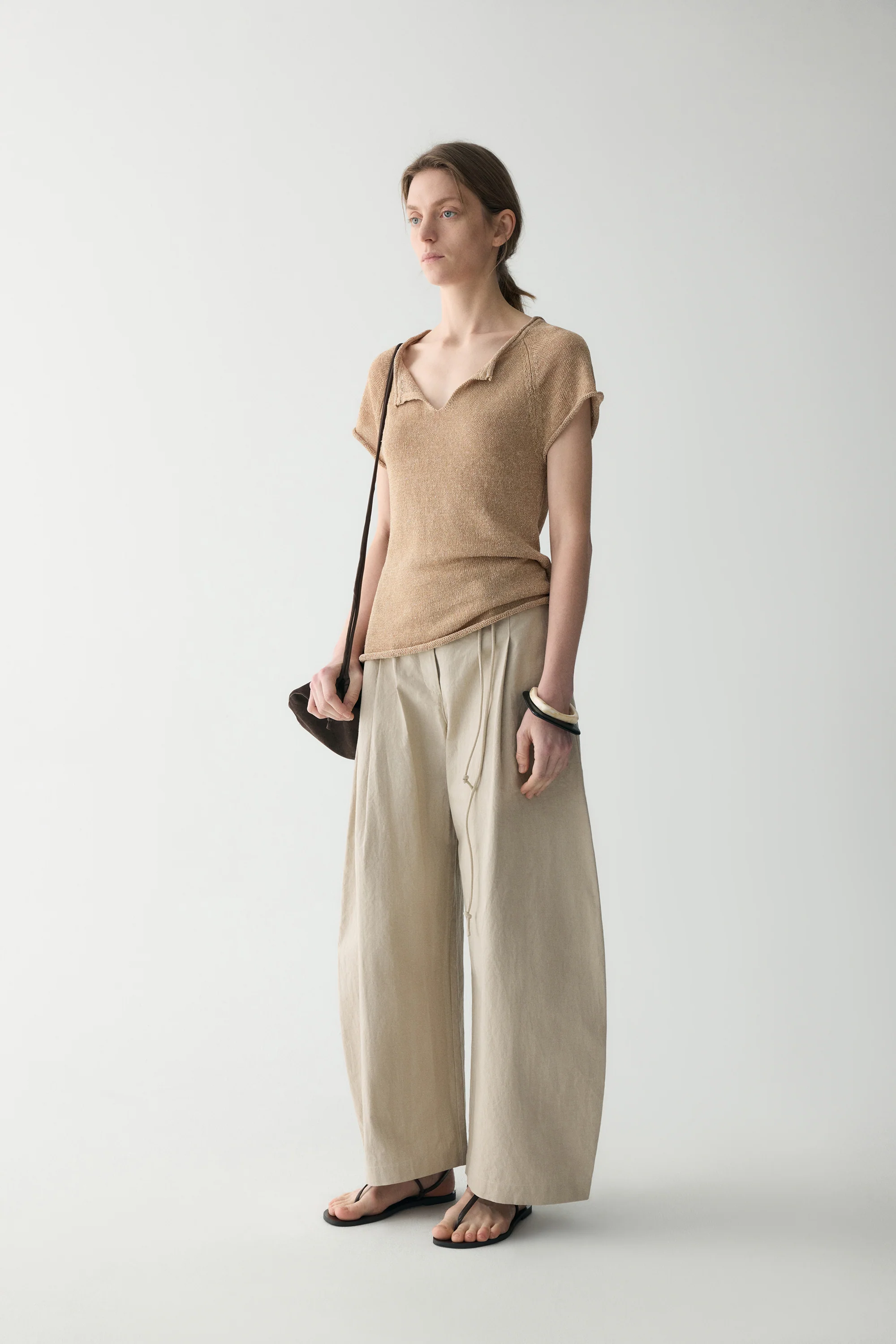 Linen V-neck Shirt - Image 5