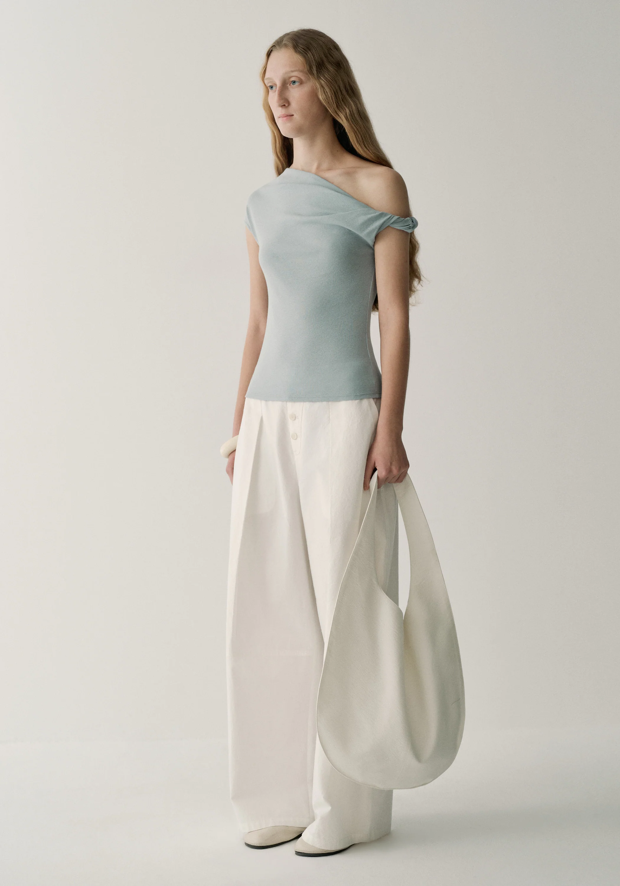 One-shoulder Twist T-shirt - Image 11
