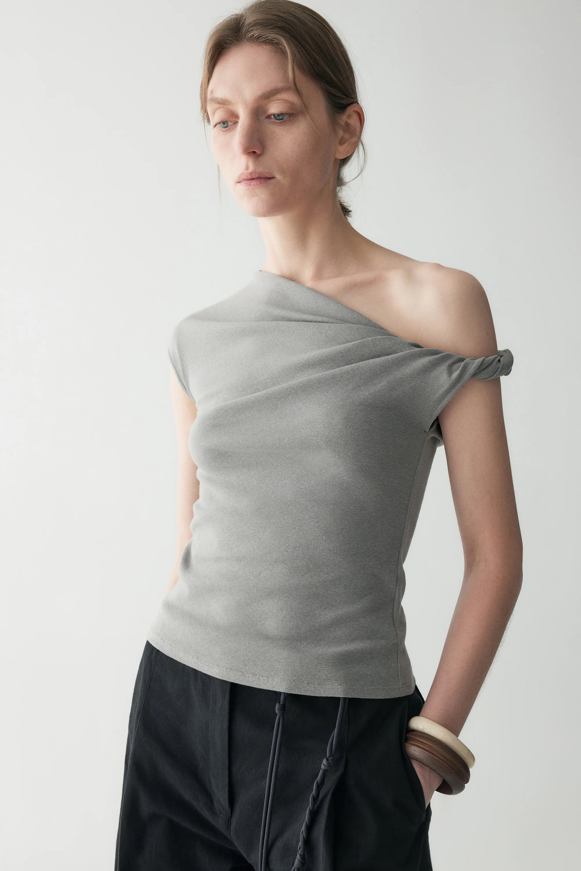 One-shoulder Twist T-shirt - Image 19