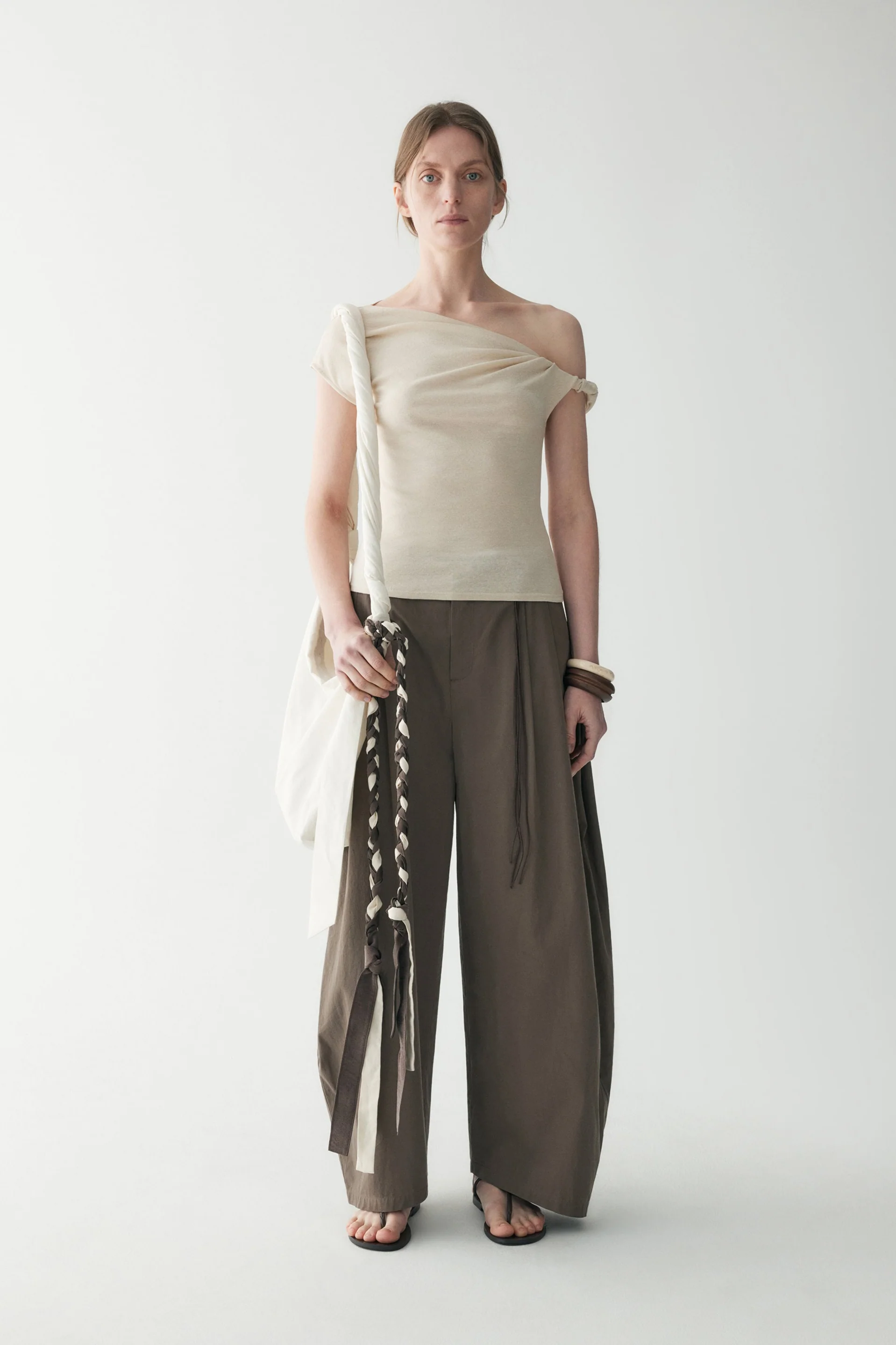One-shoulder Twist T-shirt - Image 22