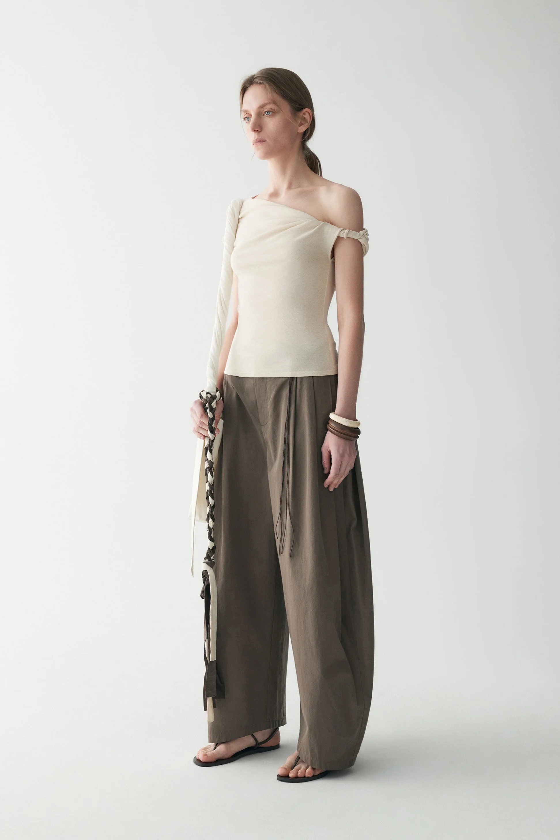 One-shoulder Twist T-shirt - Image 23