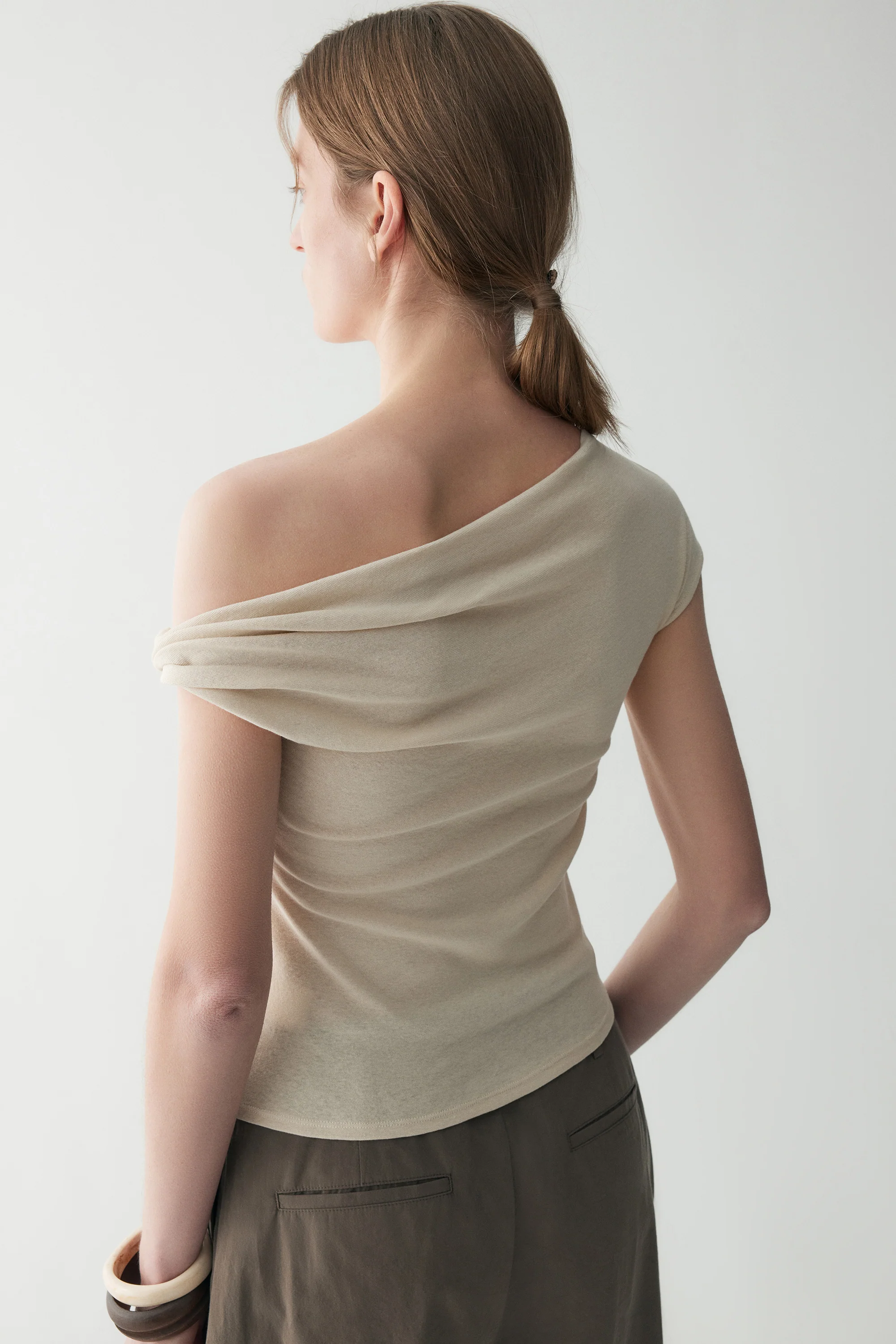 One-shoulder Twist T-shirt - Image 24