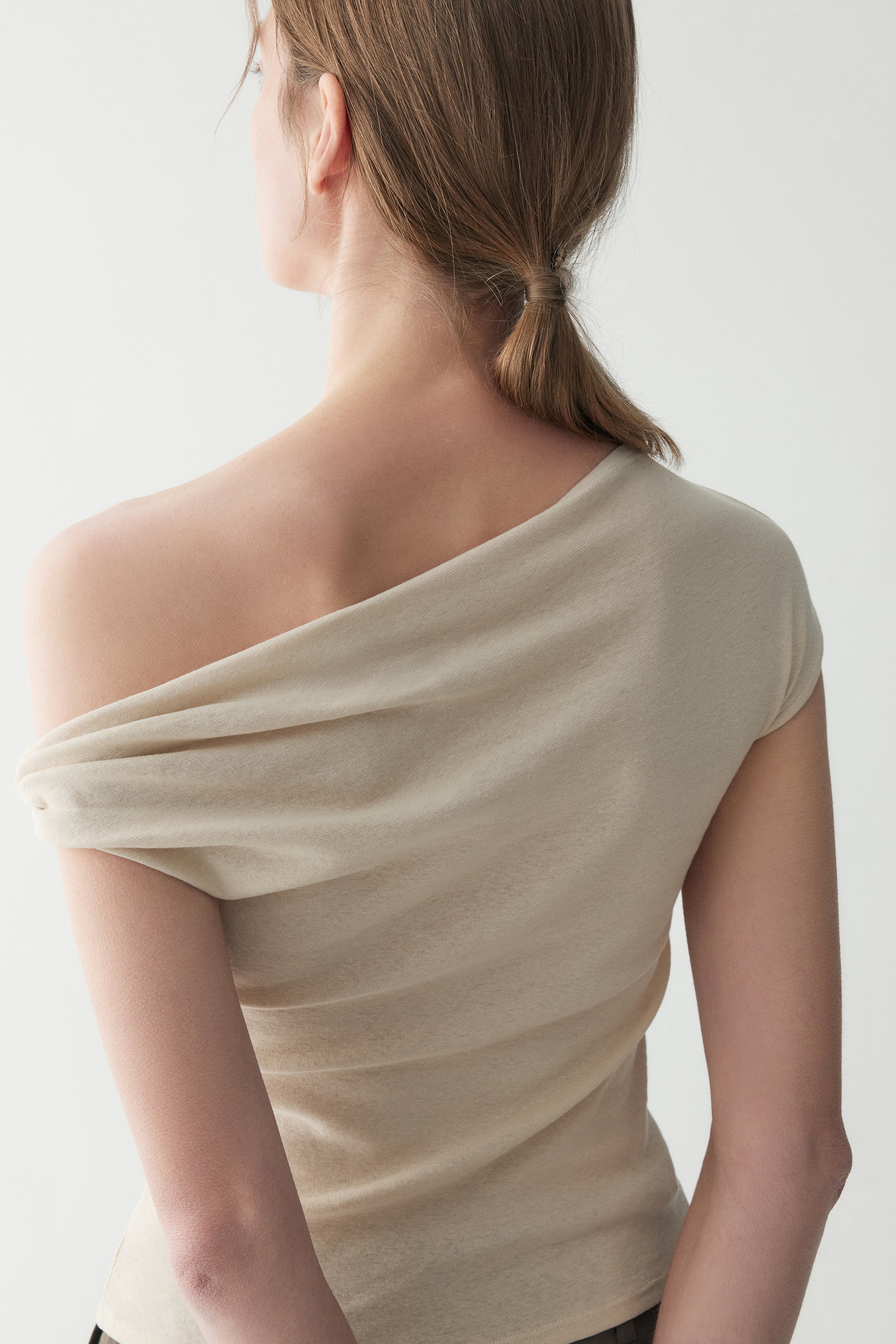 One-shoulder Twist T-shirt - Image 27