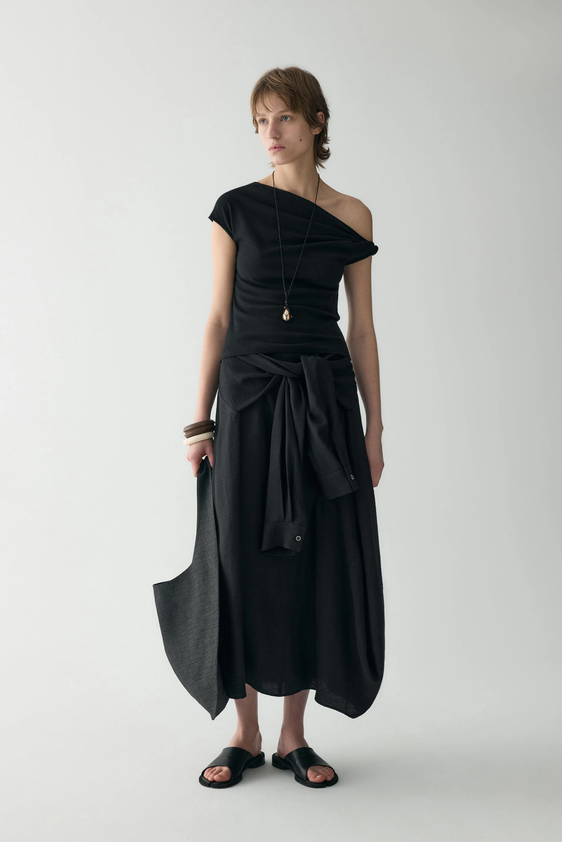 One-shoulder Twist T-shirt - Image 31