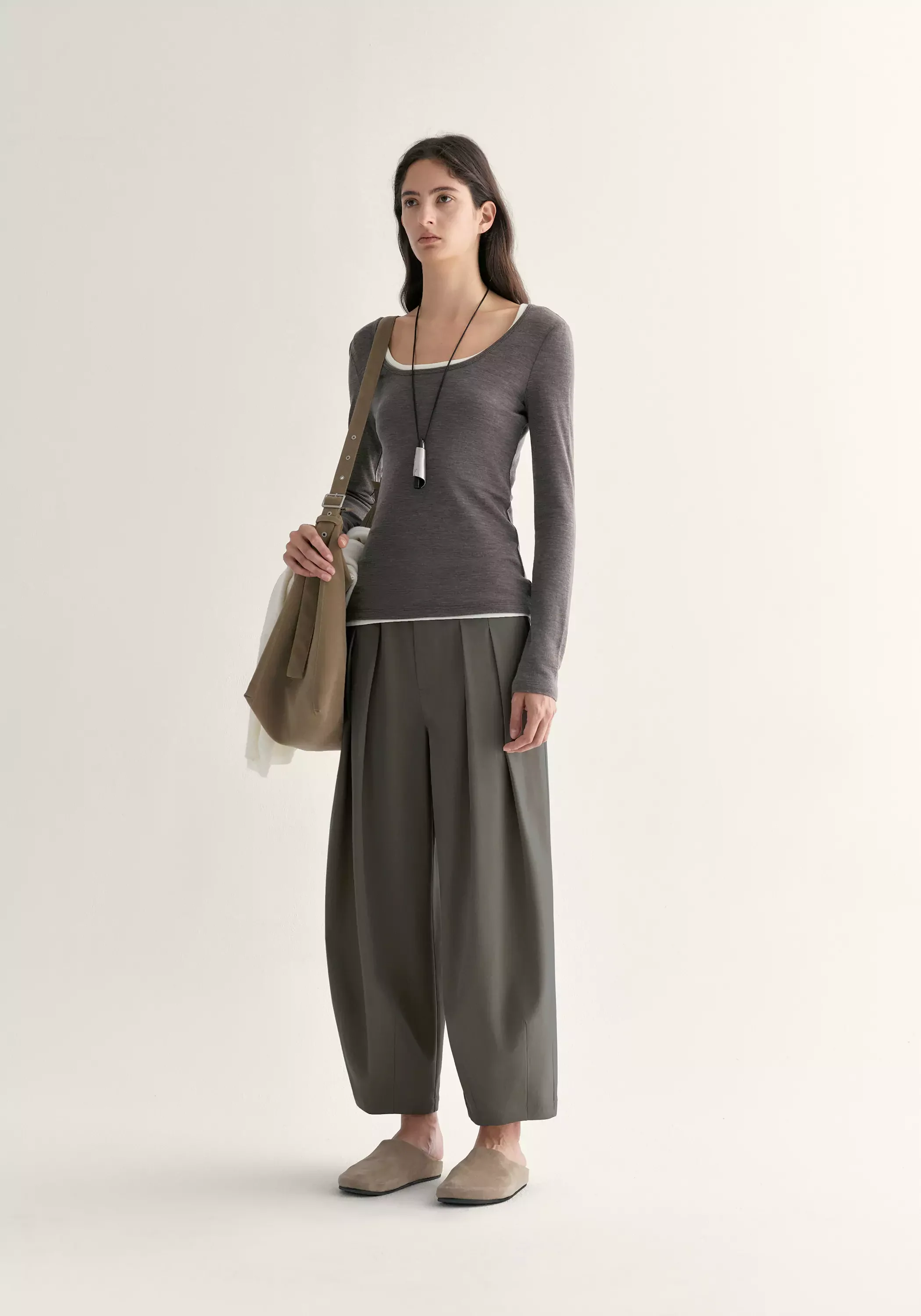 Pleated Cropped Pants - Image 8