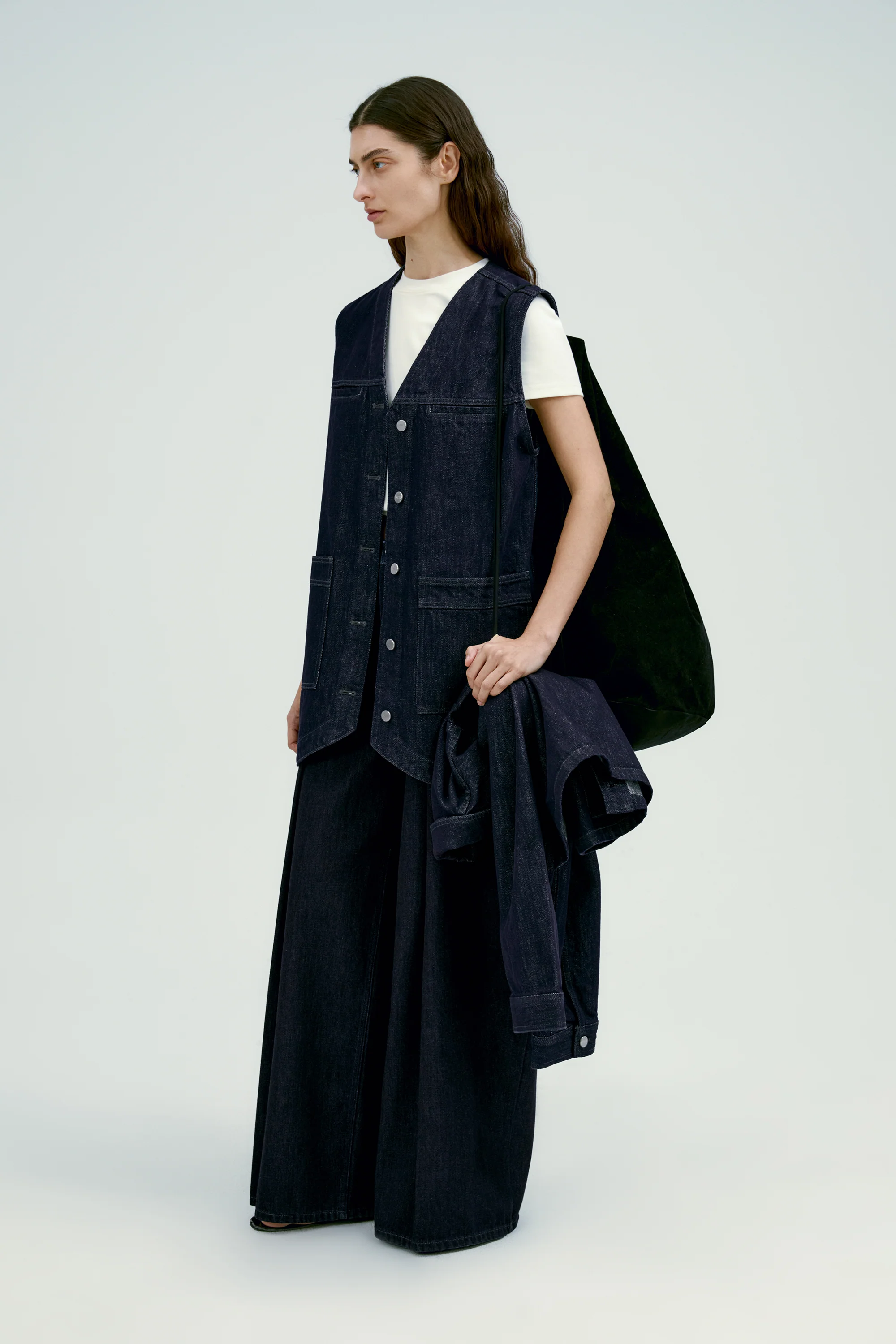 Pleated Wide-leg Jeans - Image 14