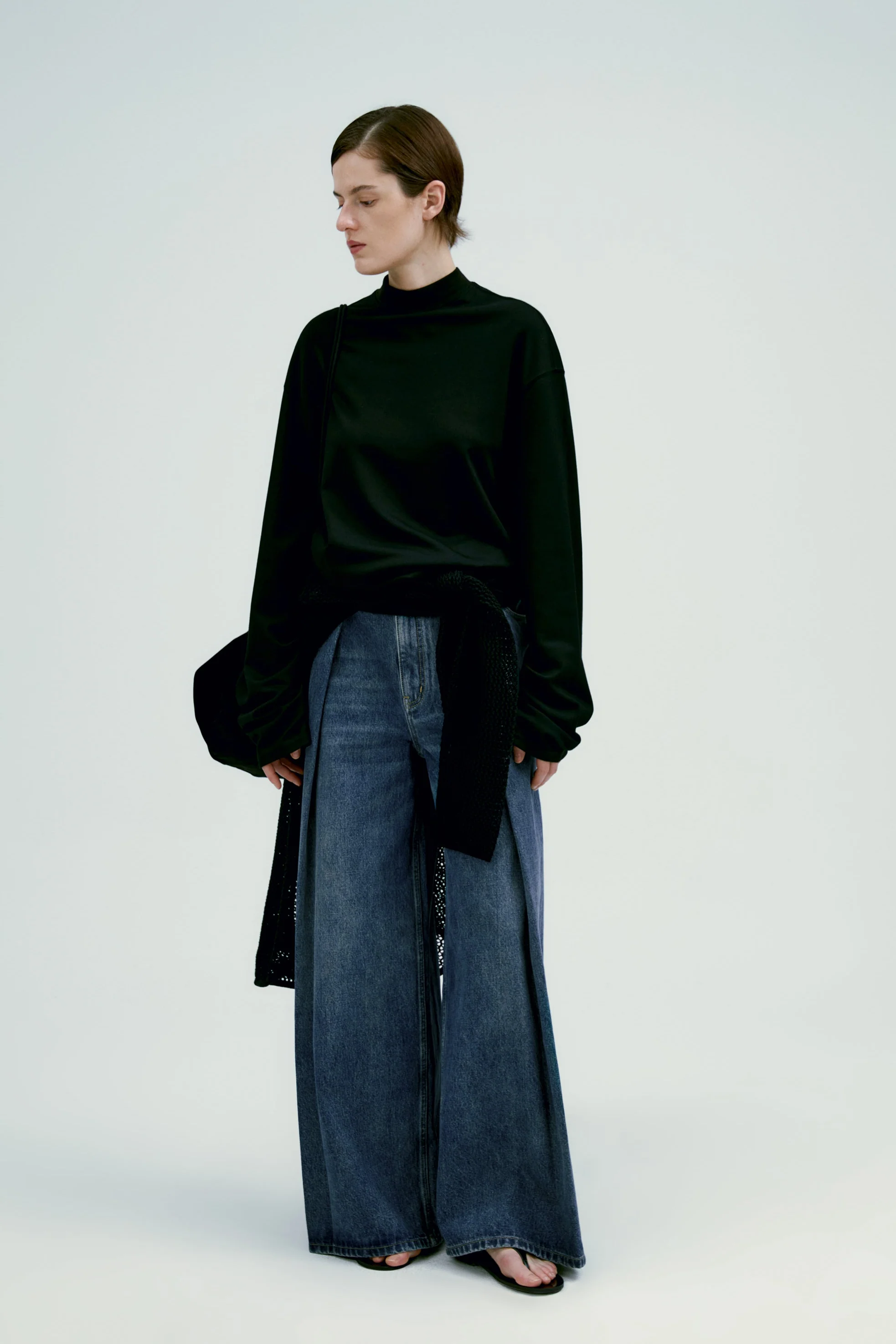Pleated Wide-leg Jeans - Image 4