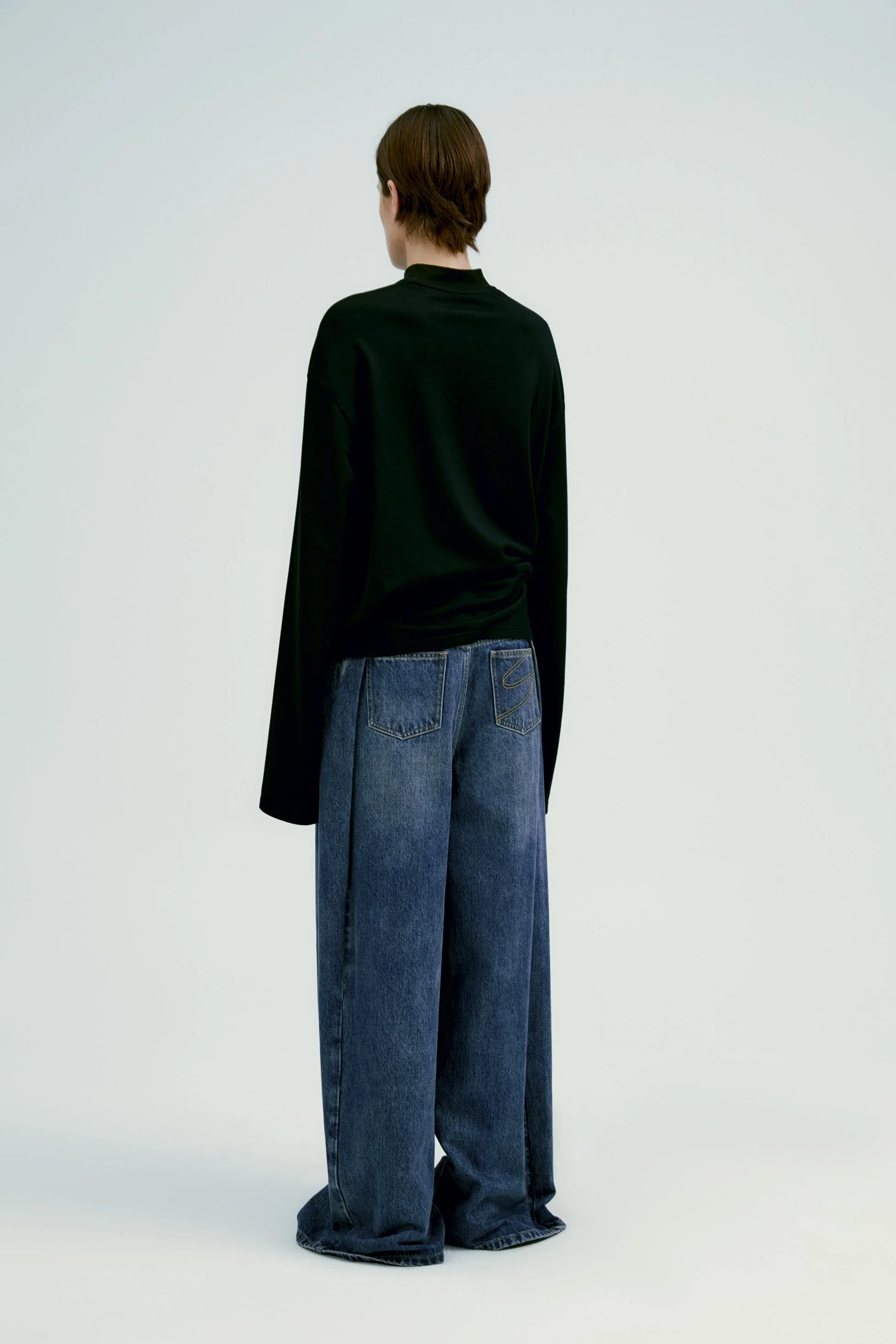Pleated Wide-leg Jeans - Image 5