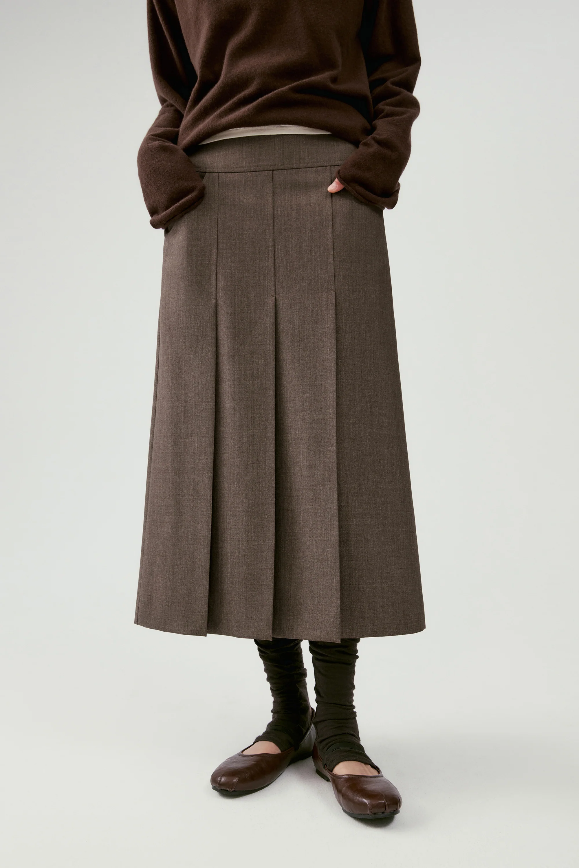 Pleated  Wool Maxi Skirt - Image 13