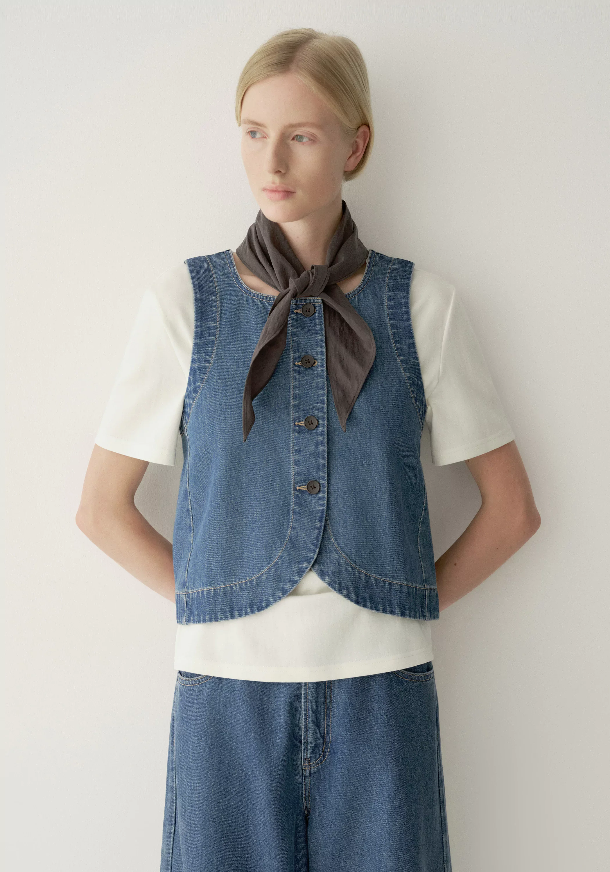 Roundneck Denim Vest