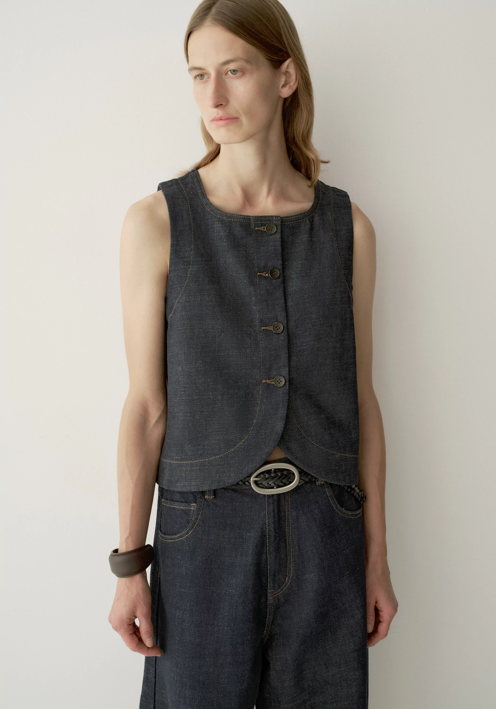 Roundneck Denim Vest - Image 16