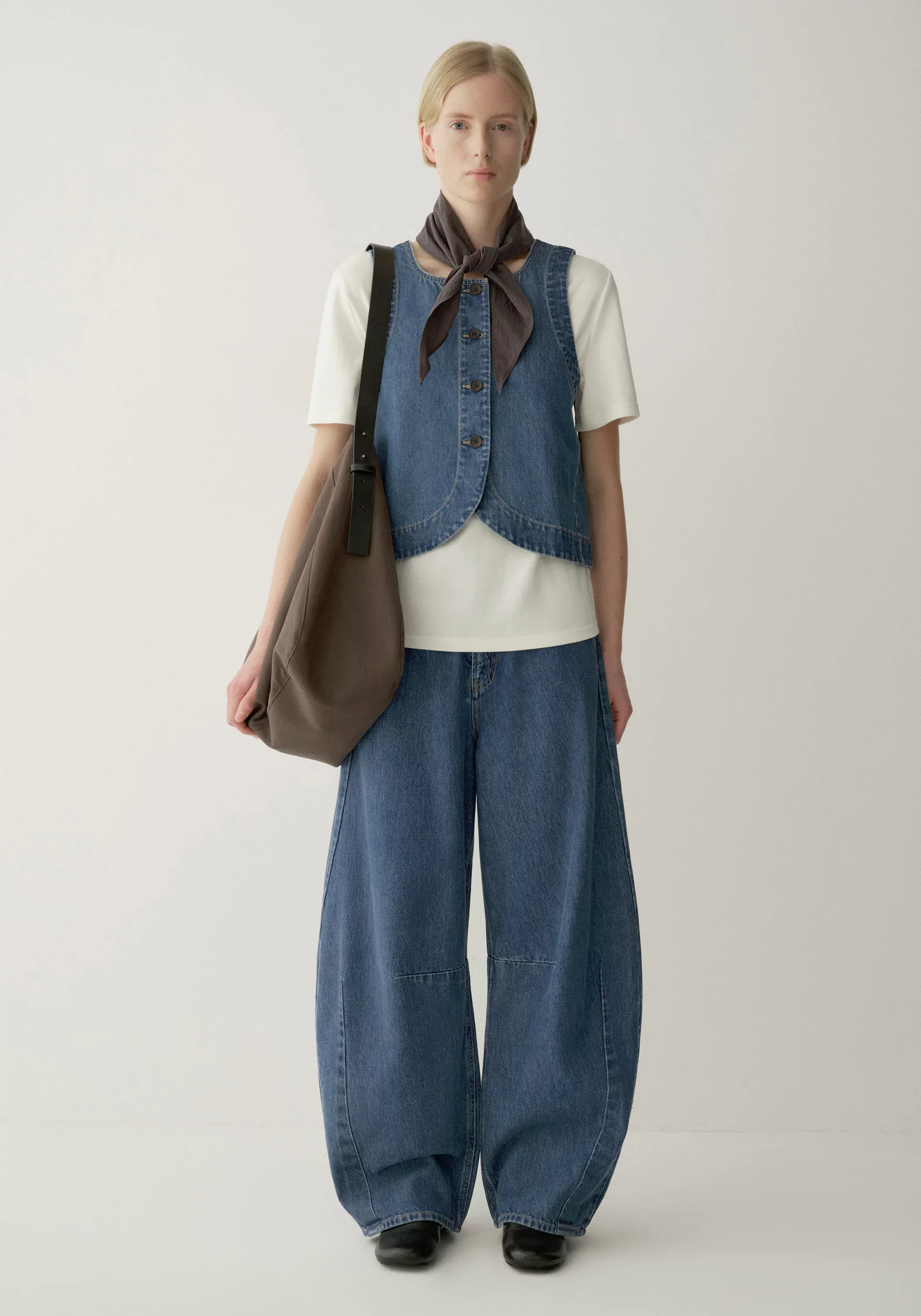 Roundneck Denim Vest - Image 3