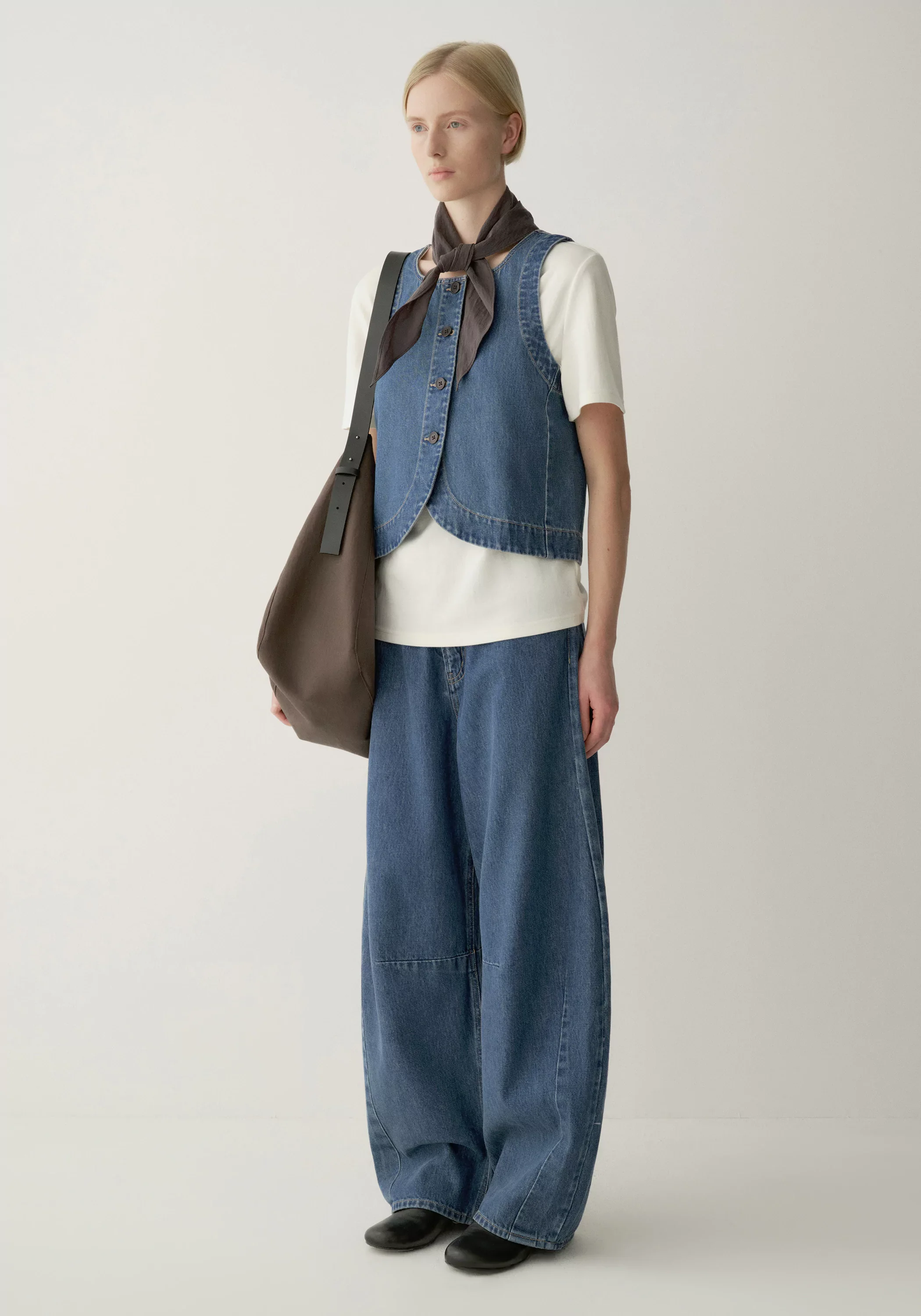 Roundneck Denim Vest - Image 4