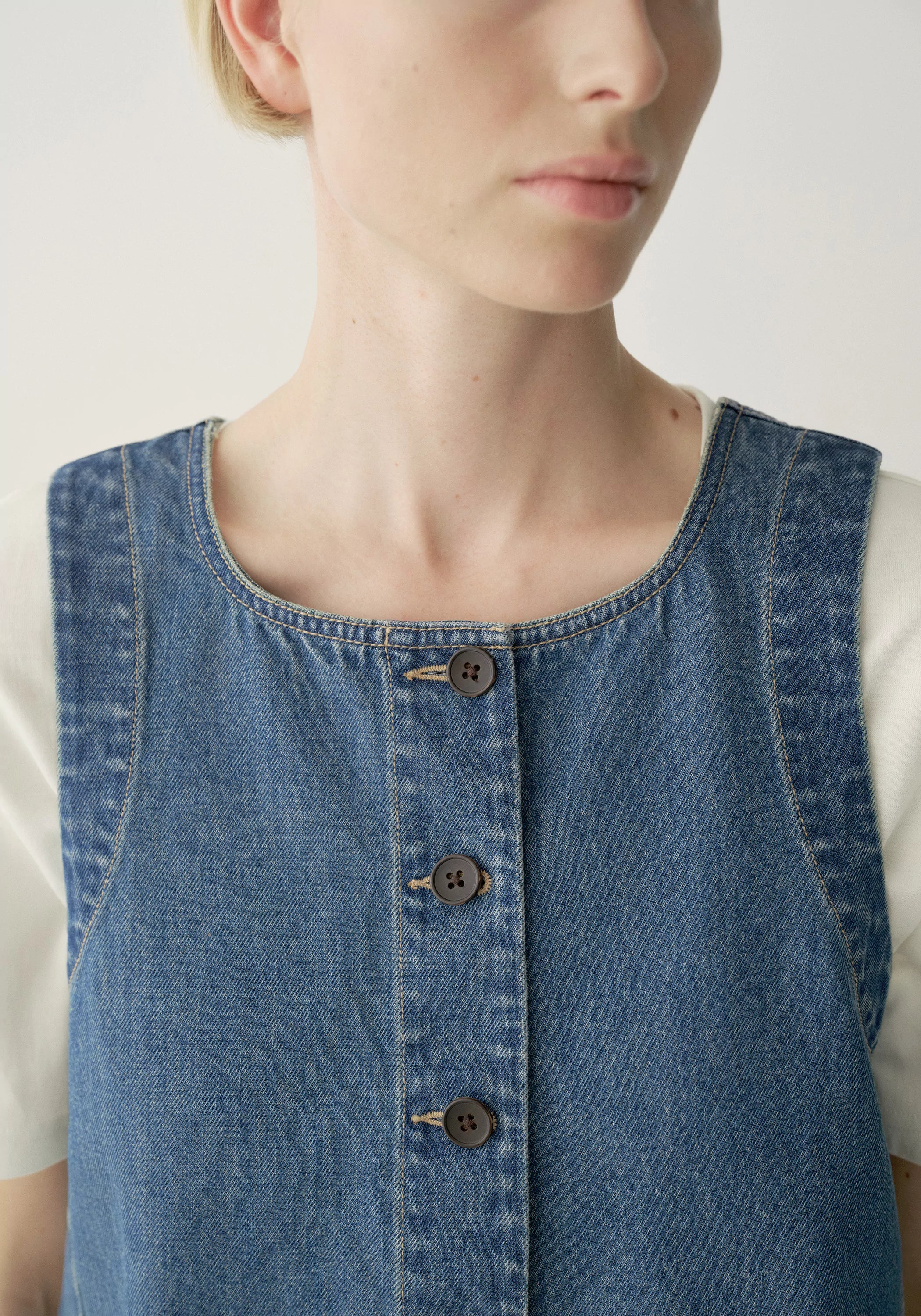 Roundneck Denim Vest - Image 9