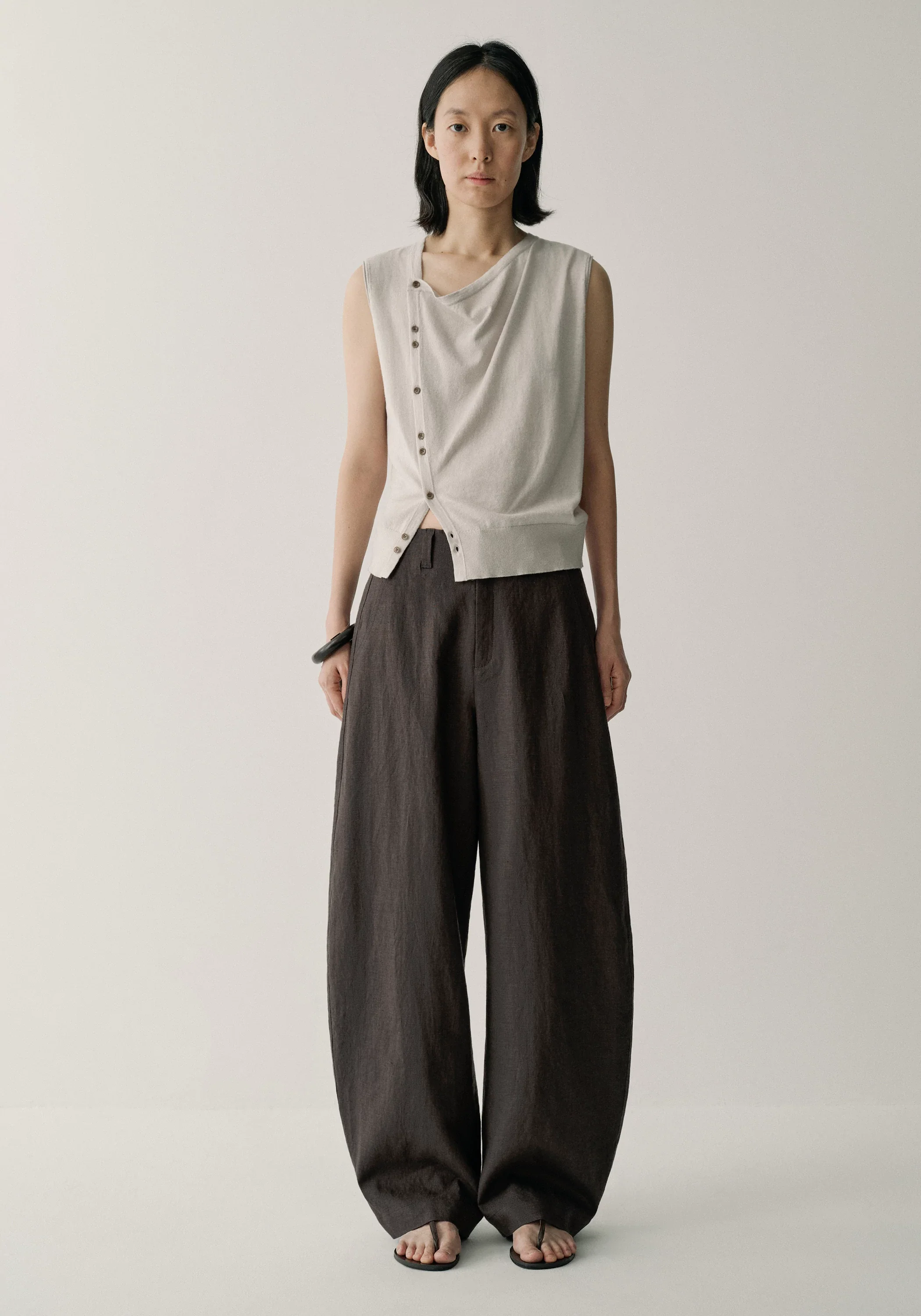 Sleeveless Hemp-cotton Top - Image 11