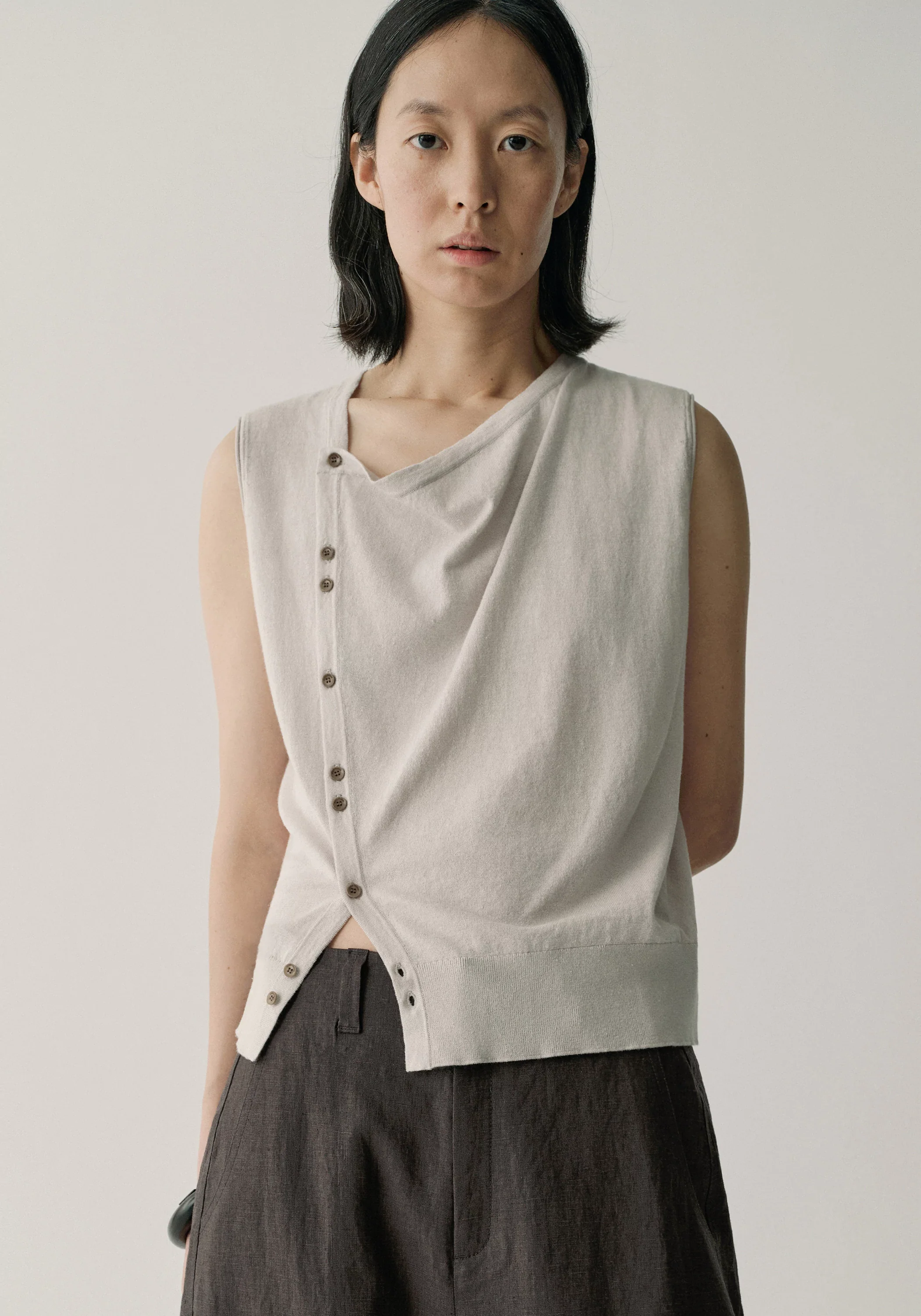 Sleeveless Hemp-cotton Top - Image 13