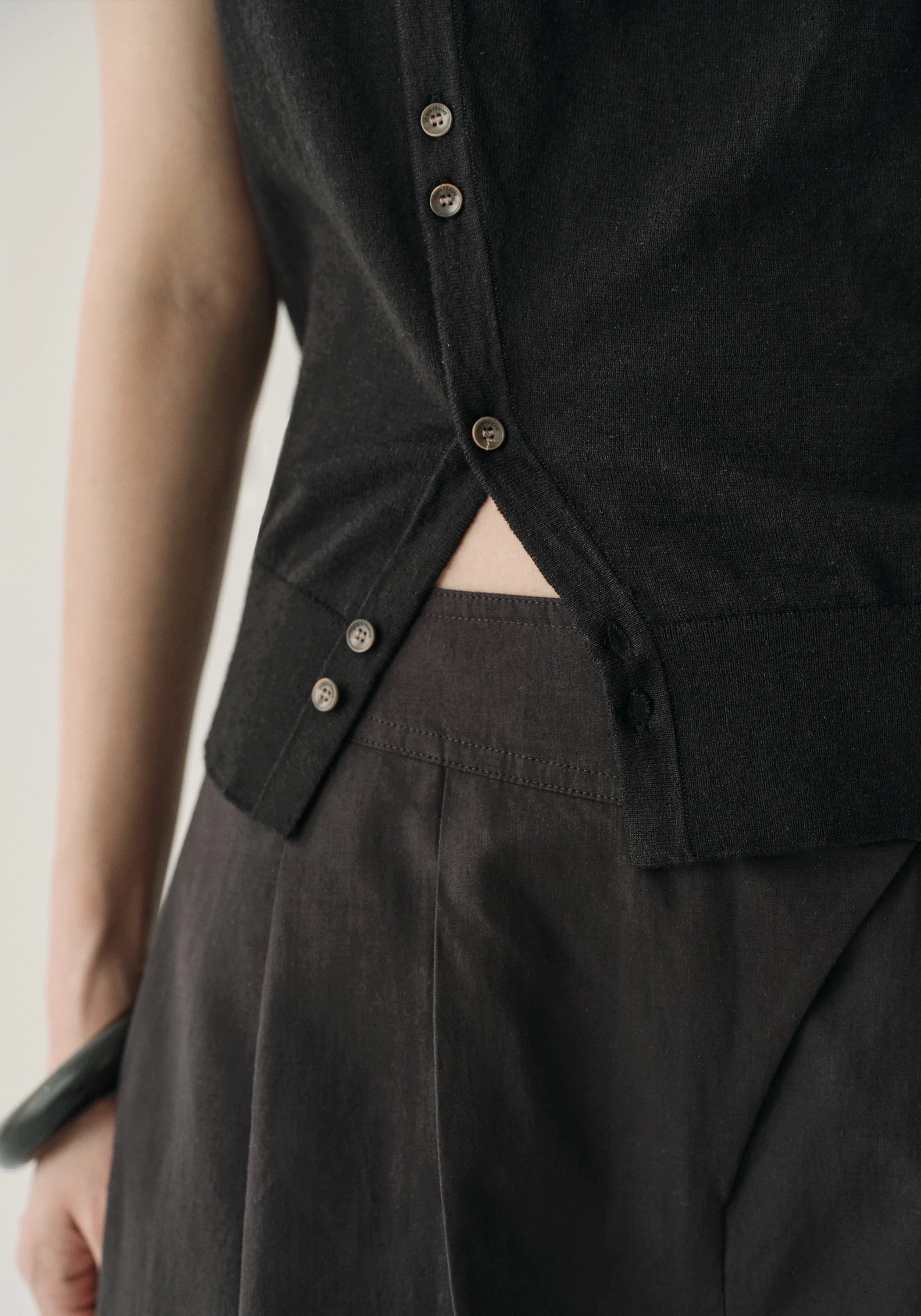 Sleeveless Hemp-cotton Top - Image 8