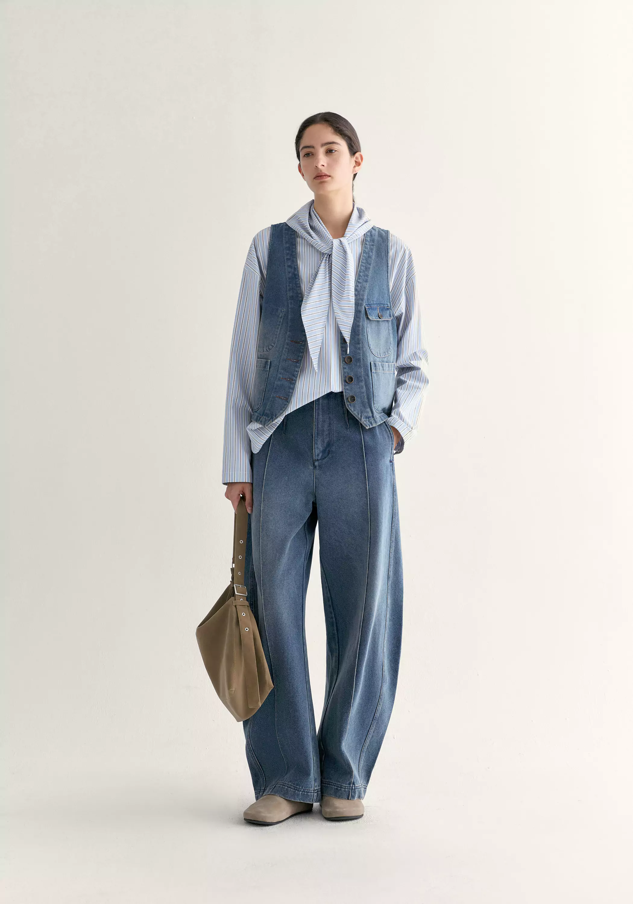 Small Belted Hobo Bag - Image 3