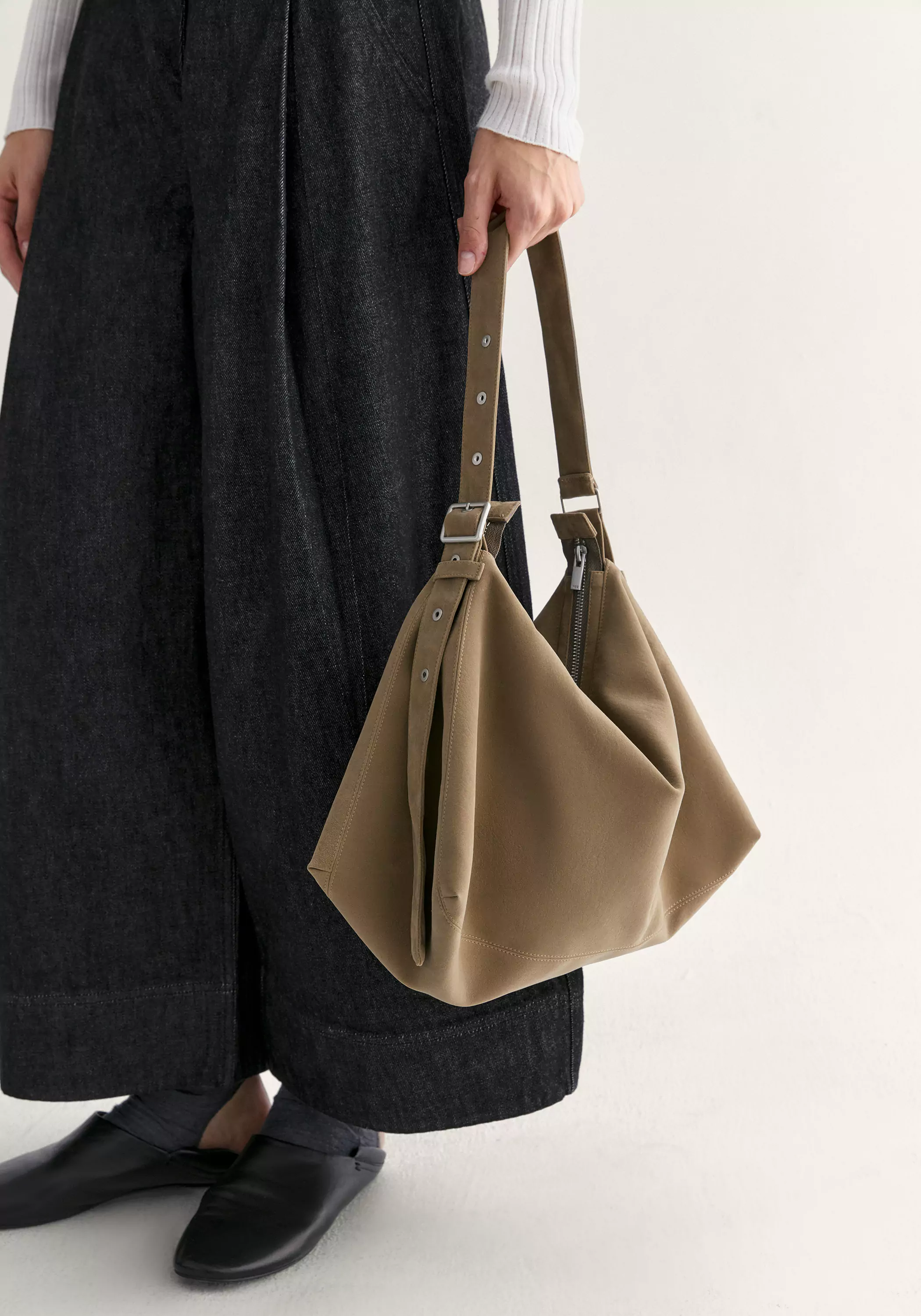 Small Belted Hobo Bag - Image 5