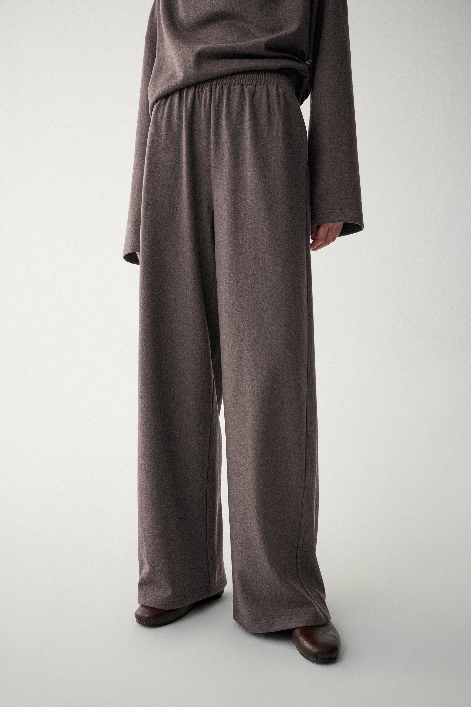 Straight-Leg Pants in Australia Merino Wool - Image 11
