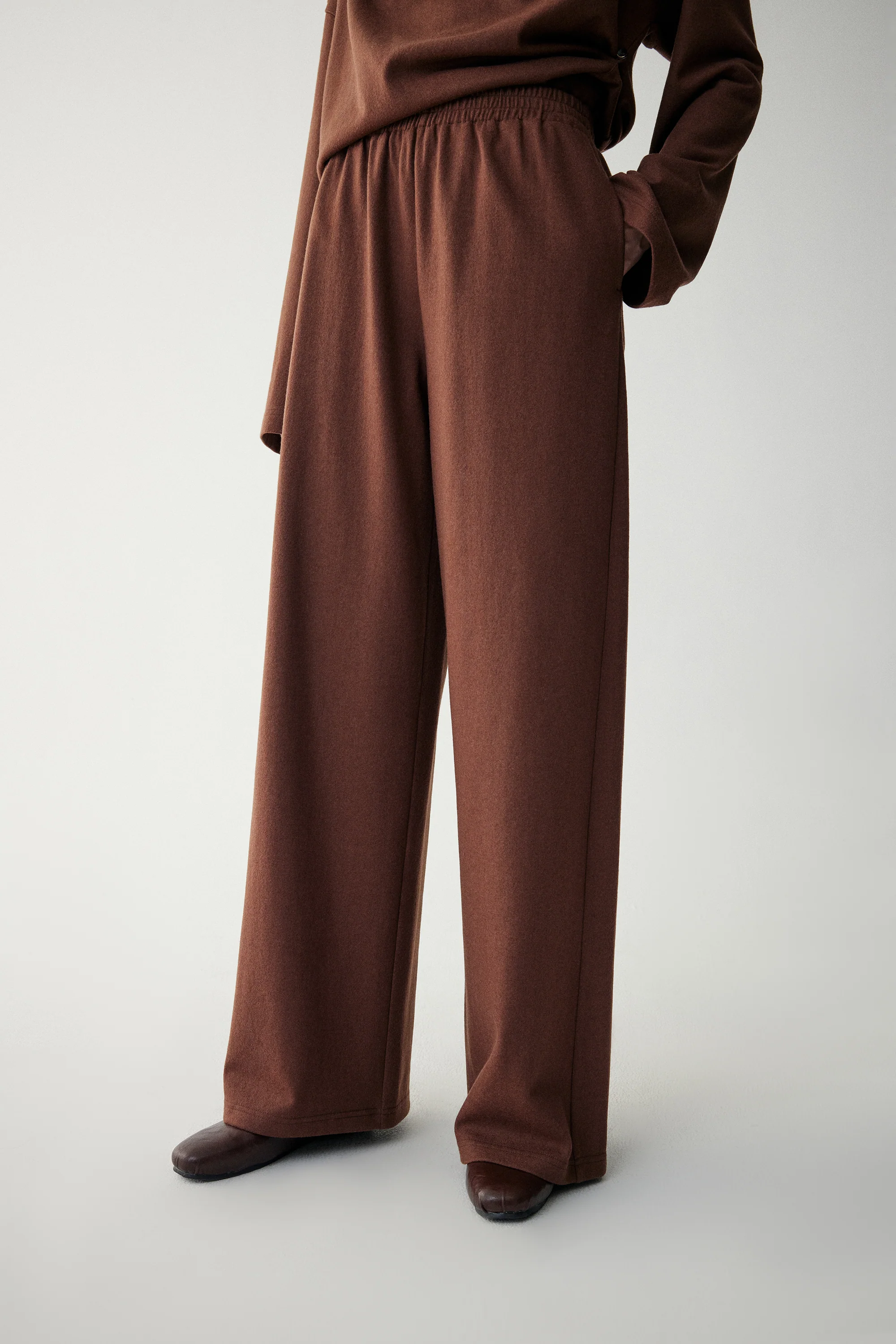 Straight-Leg Pants in Australia Merino Wool - Image 17