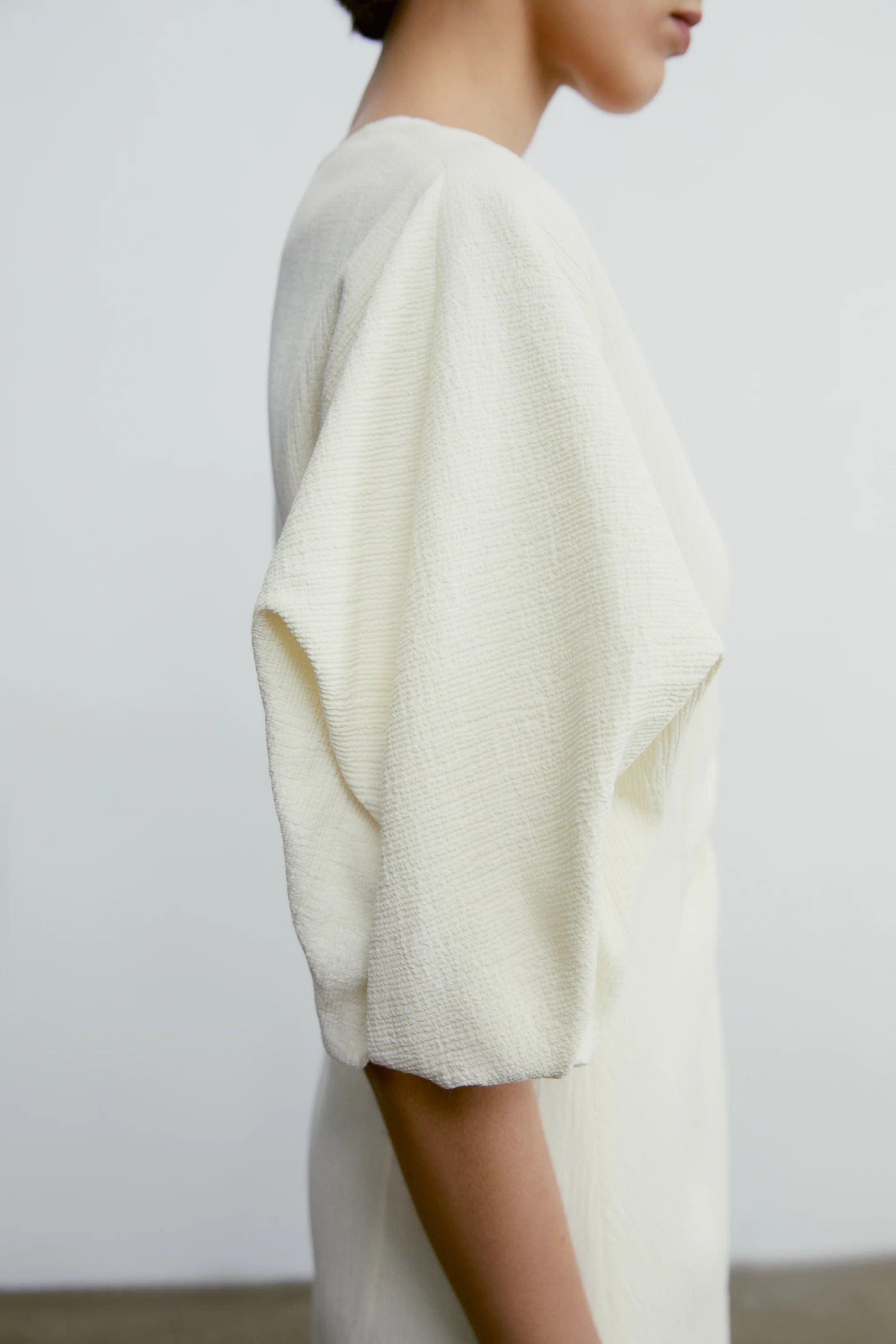 Textured Bubble-sleeve Dress - Image 17