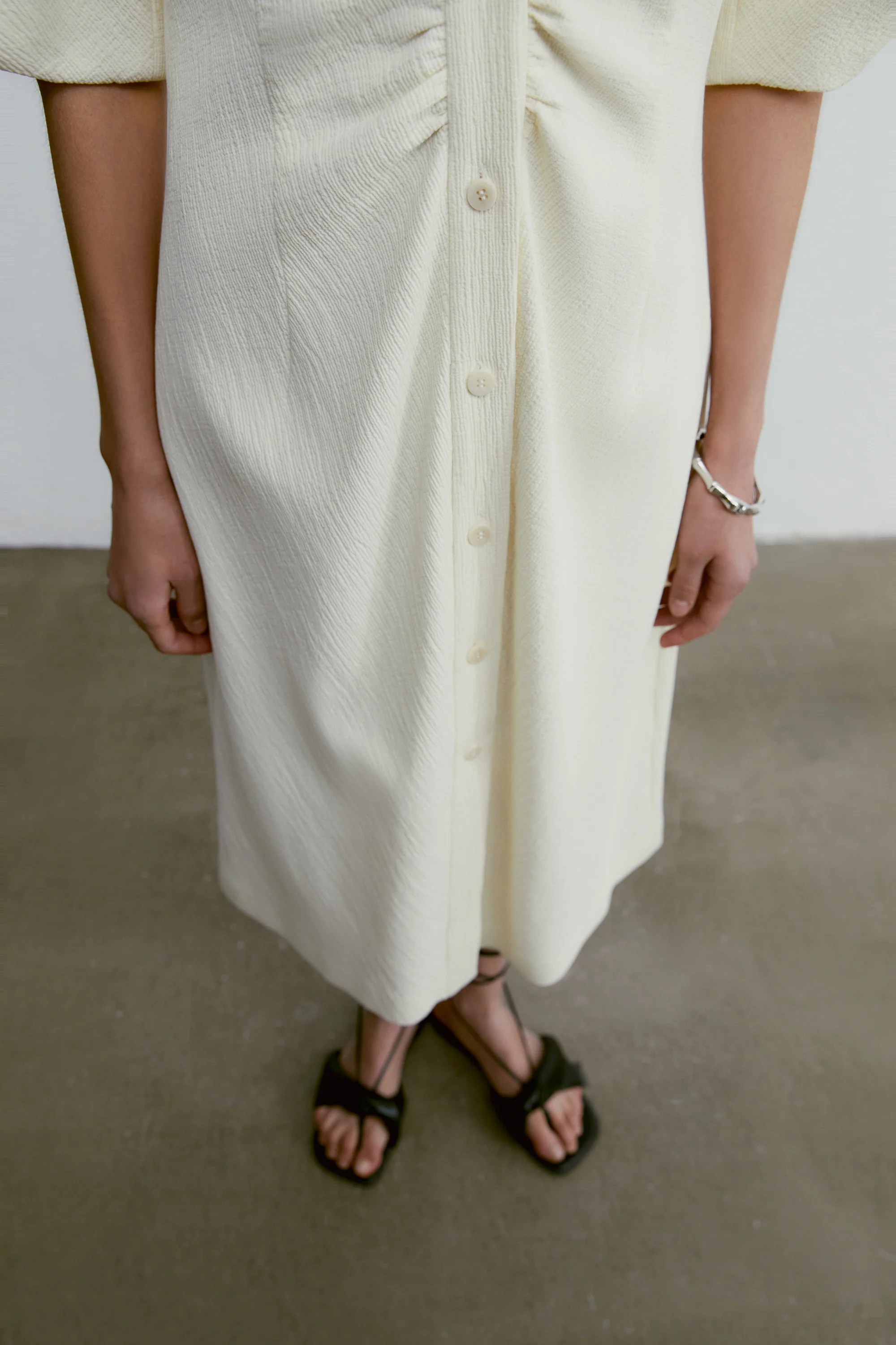 Textured Bubble-sleeve Dress - Image 19