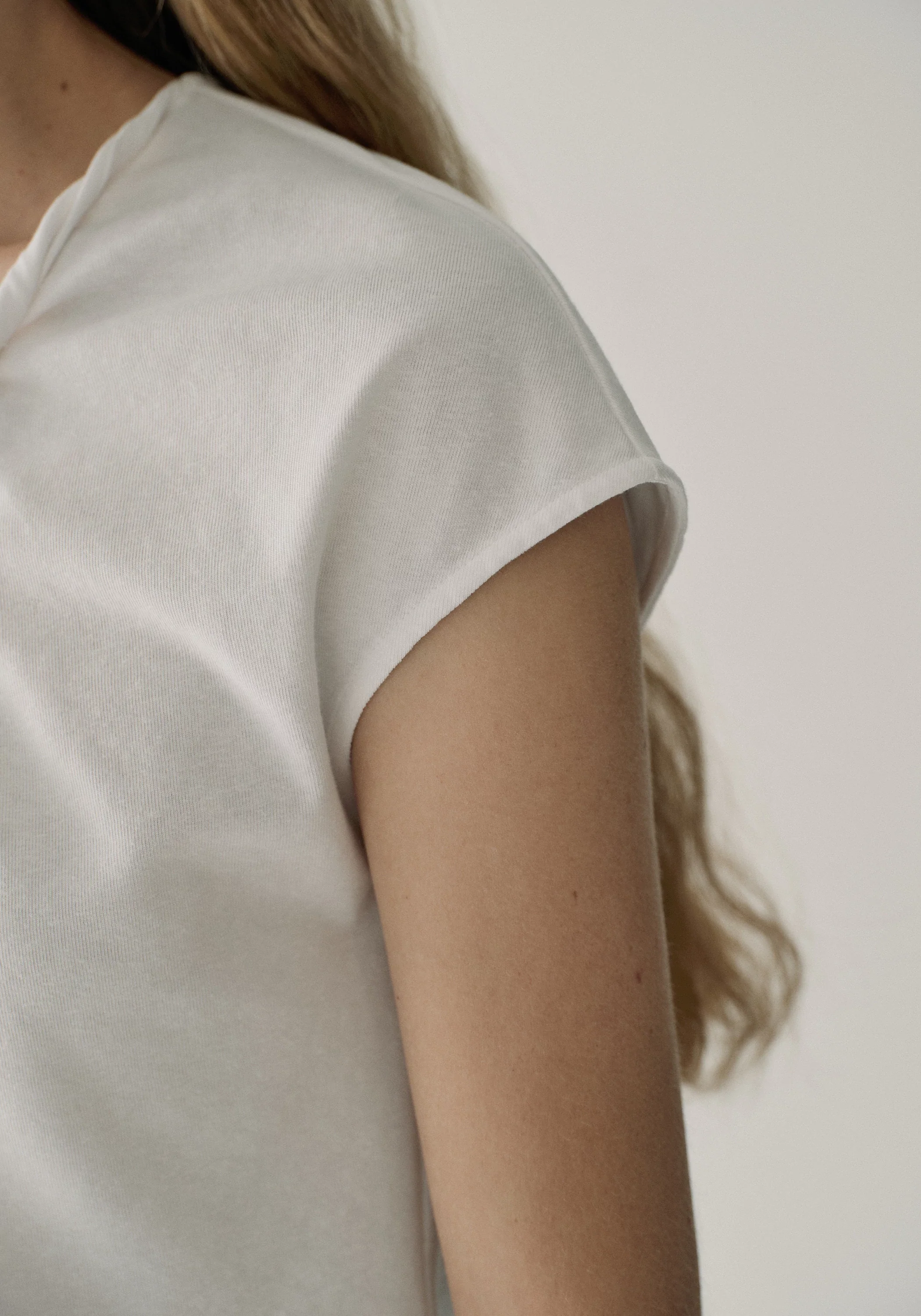 Twist-cord Cap-sleeve T-shirt - Image 17