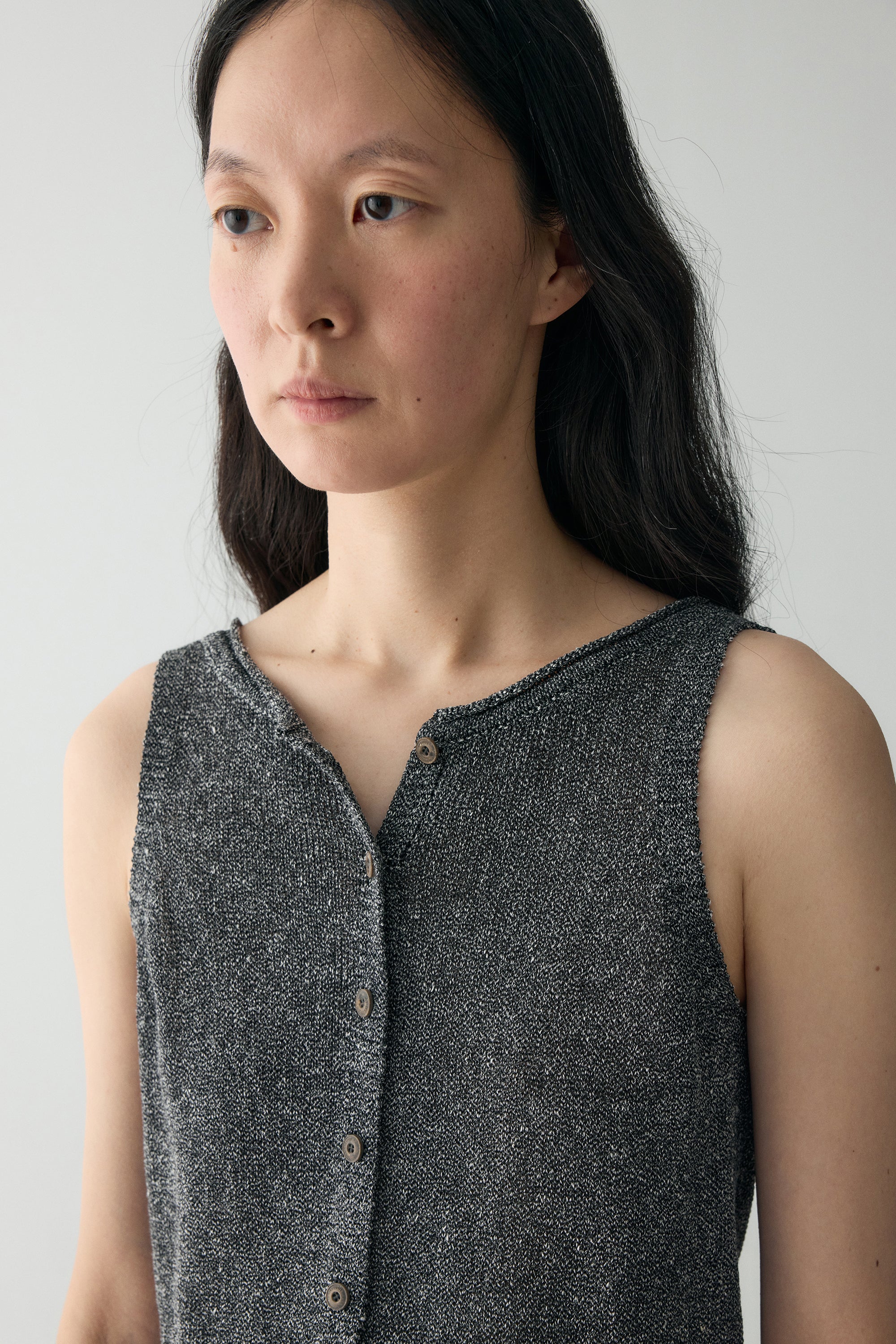 Two-way Linen Knitted Vest - Image 10