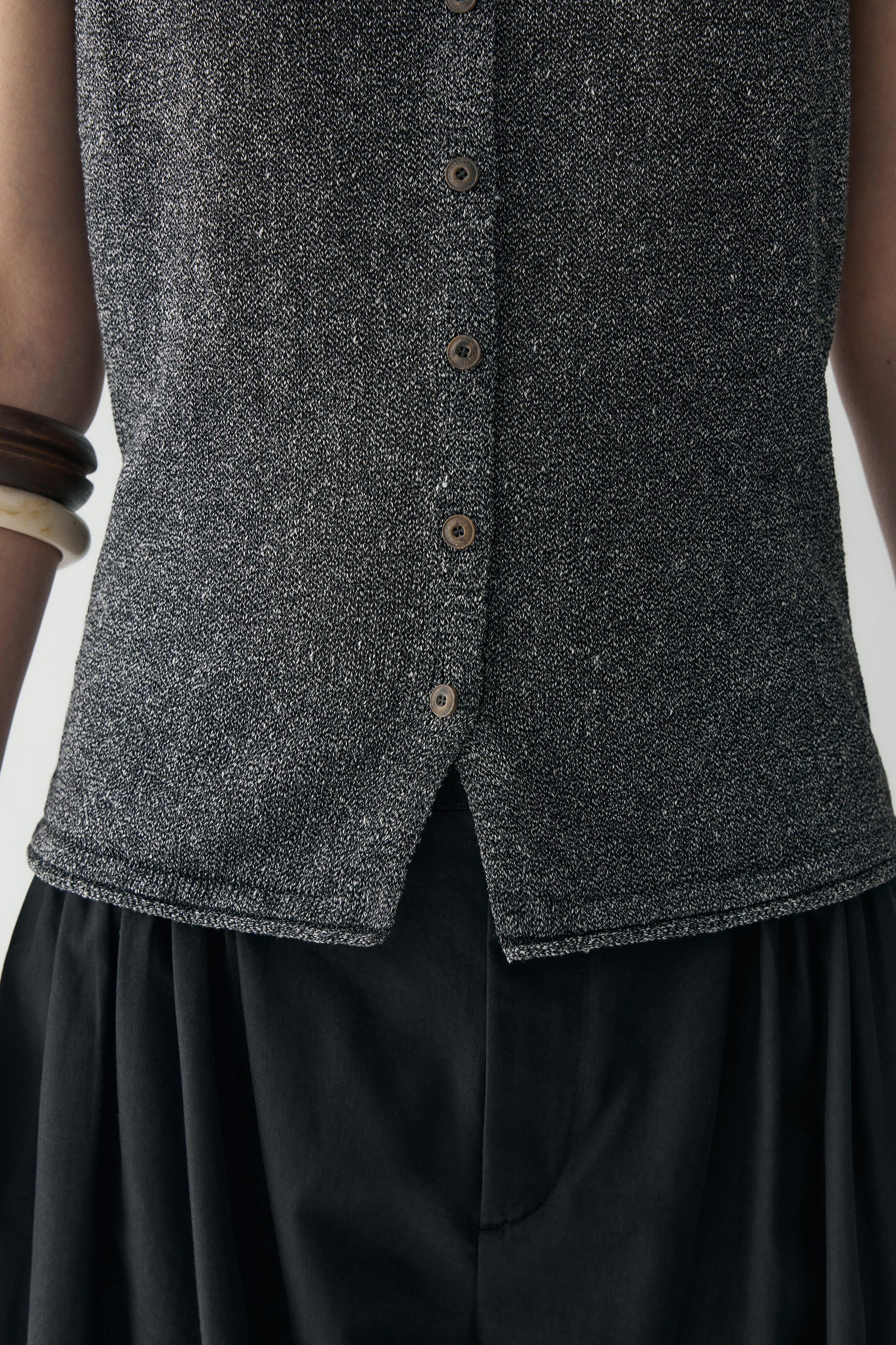 Two-way Linen Knitted Vest - Image 13