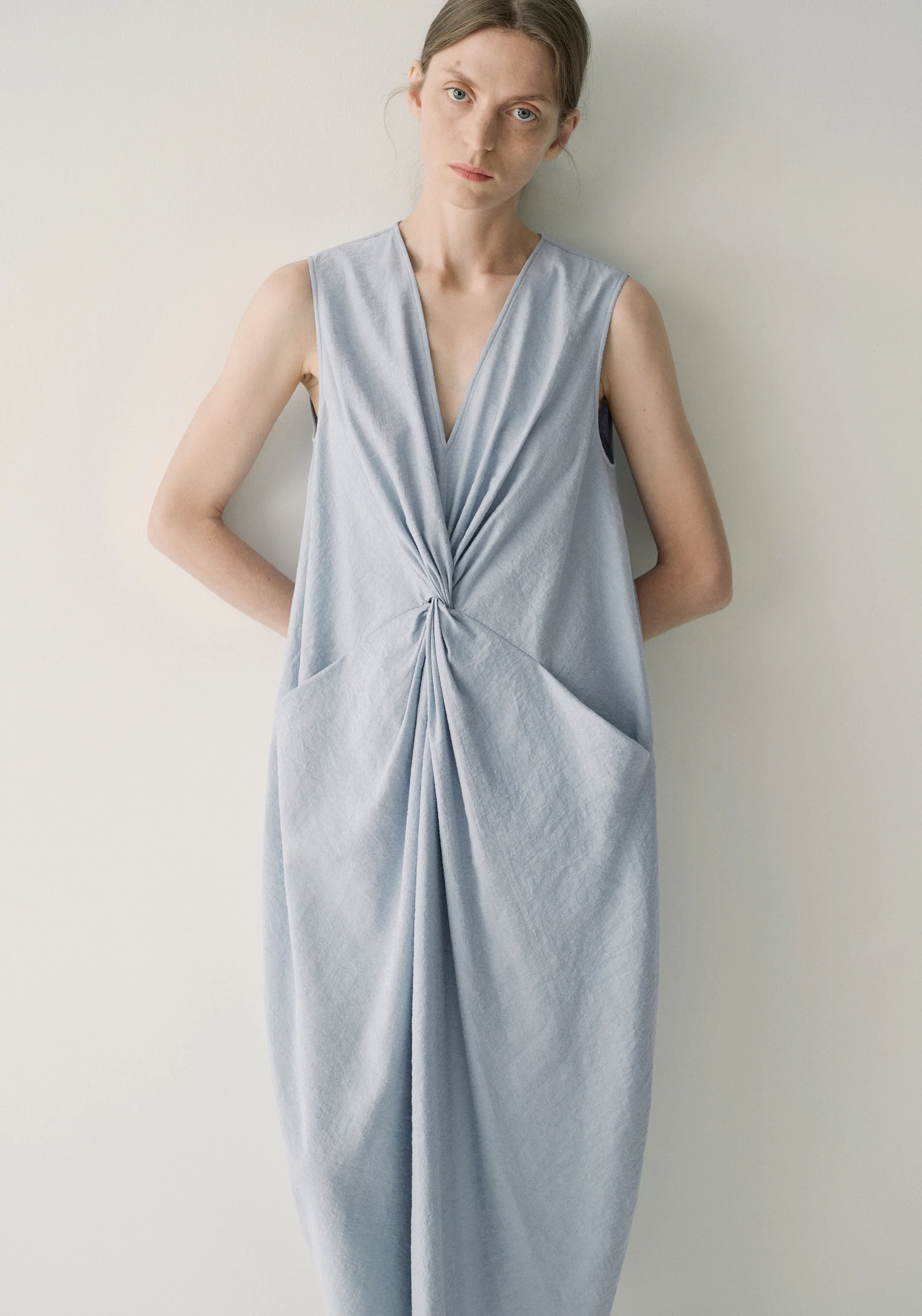 Two-way Twist Sleeveless Dress - Image 11