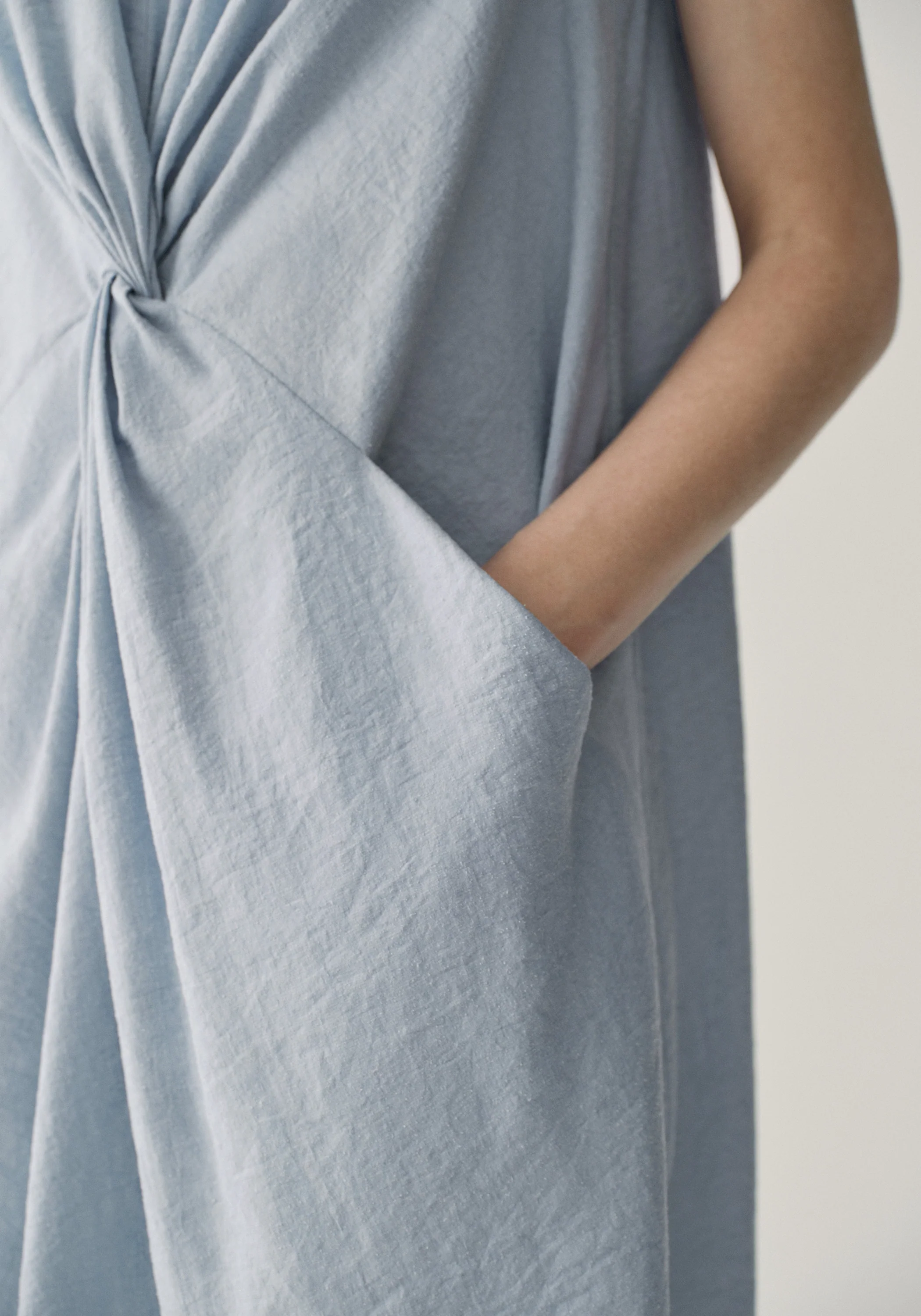 Two-way Twist Sleeveless Dress - Image 13
