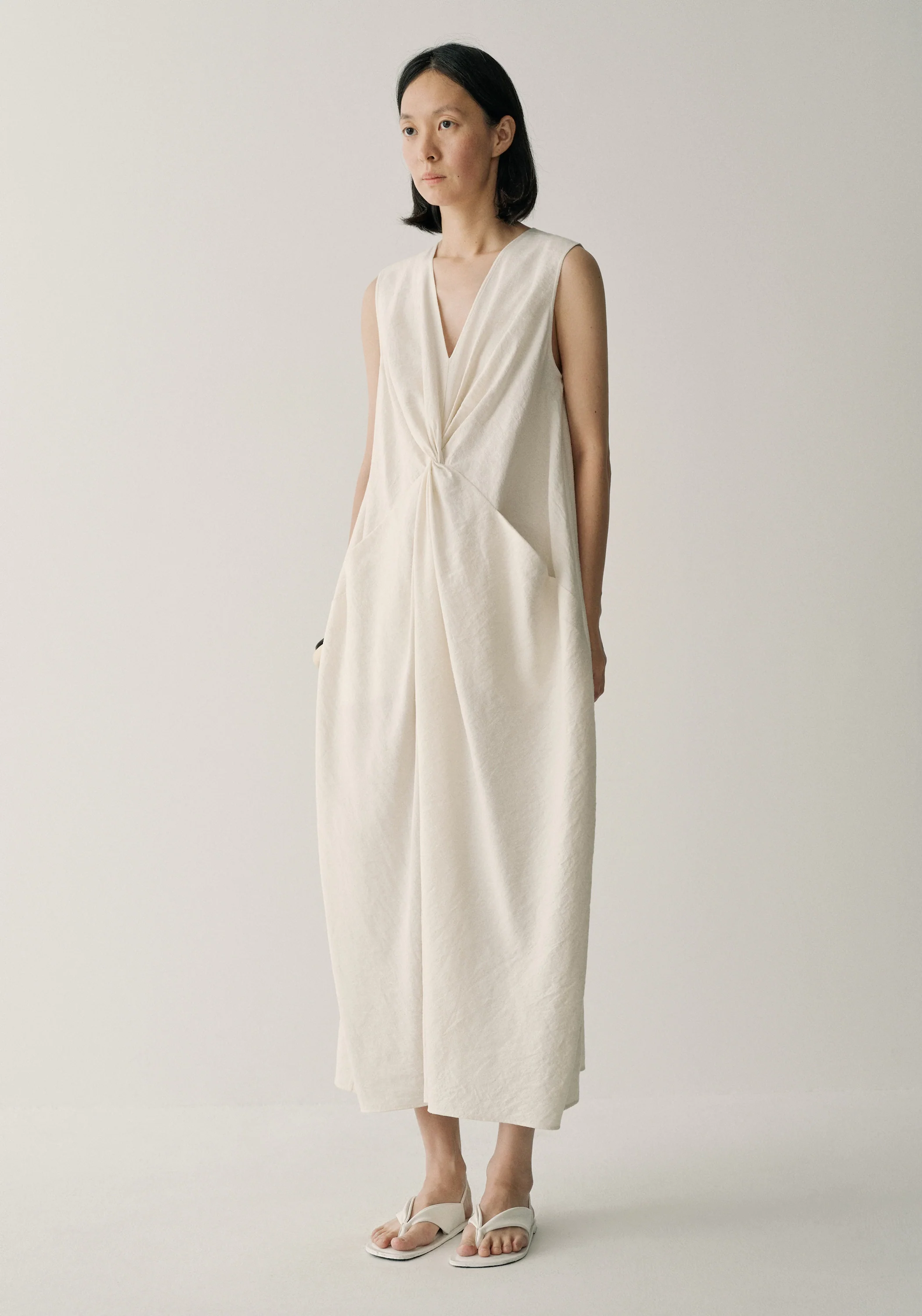 Two-way Twist Sleeveless Dress - Image 3
