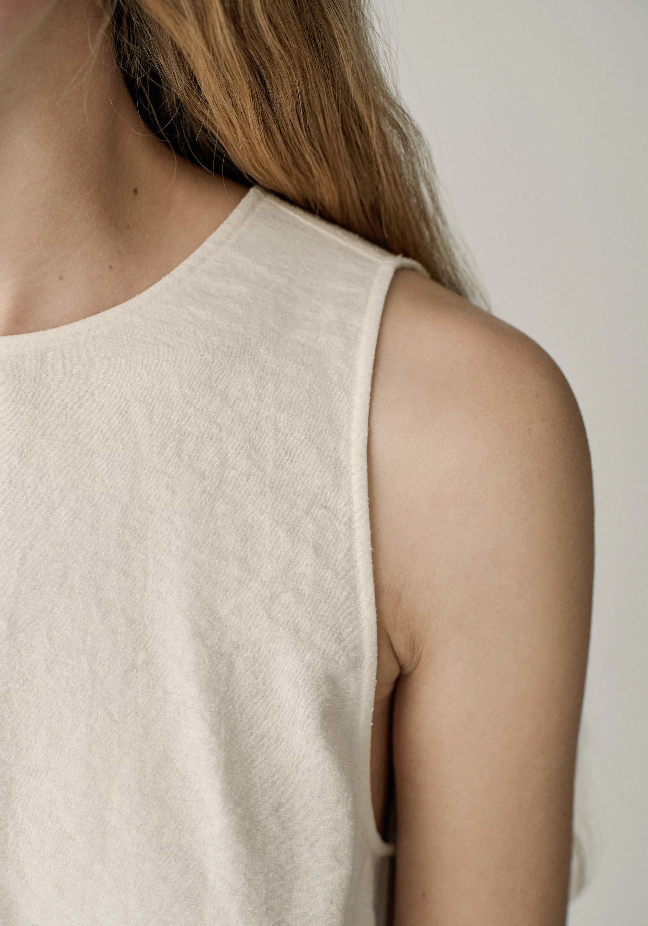 Two-way Twist Sleeveless Top - Image 10