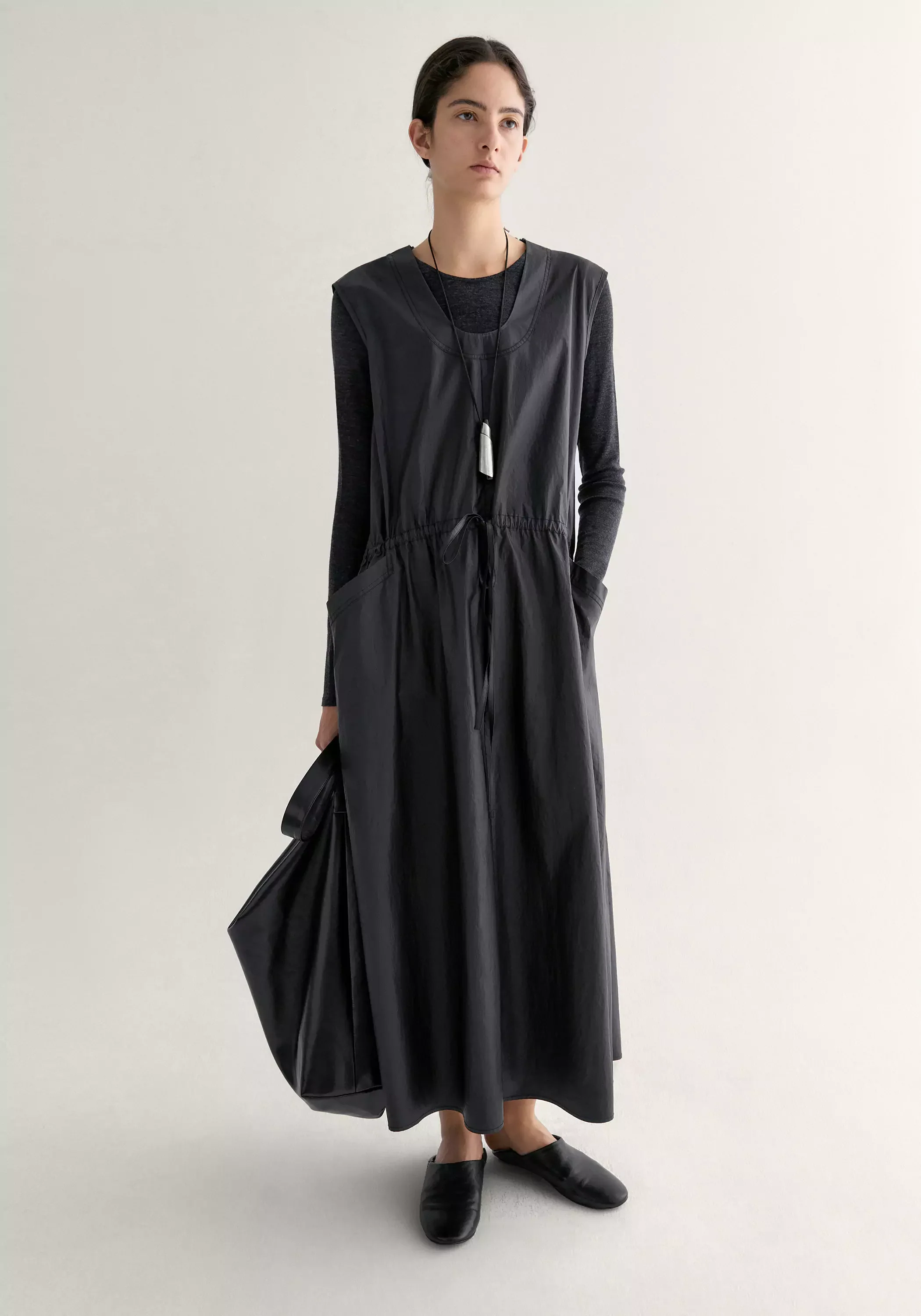 U-line Pocket Sleeveless Dress - Image 10