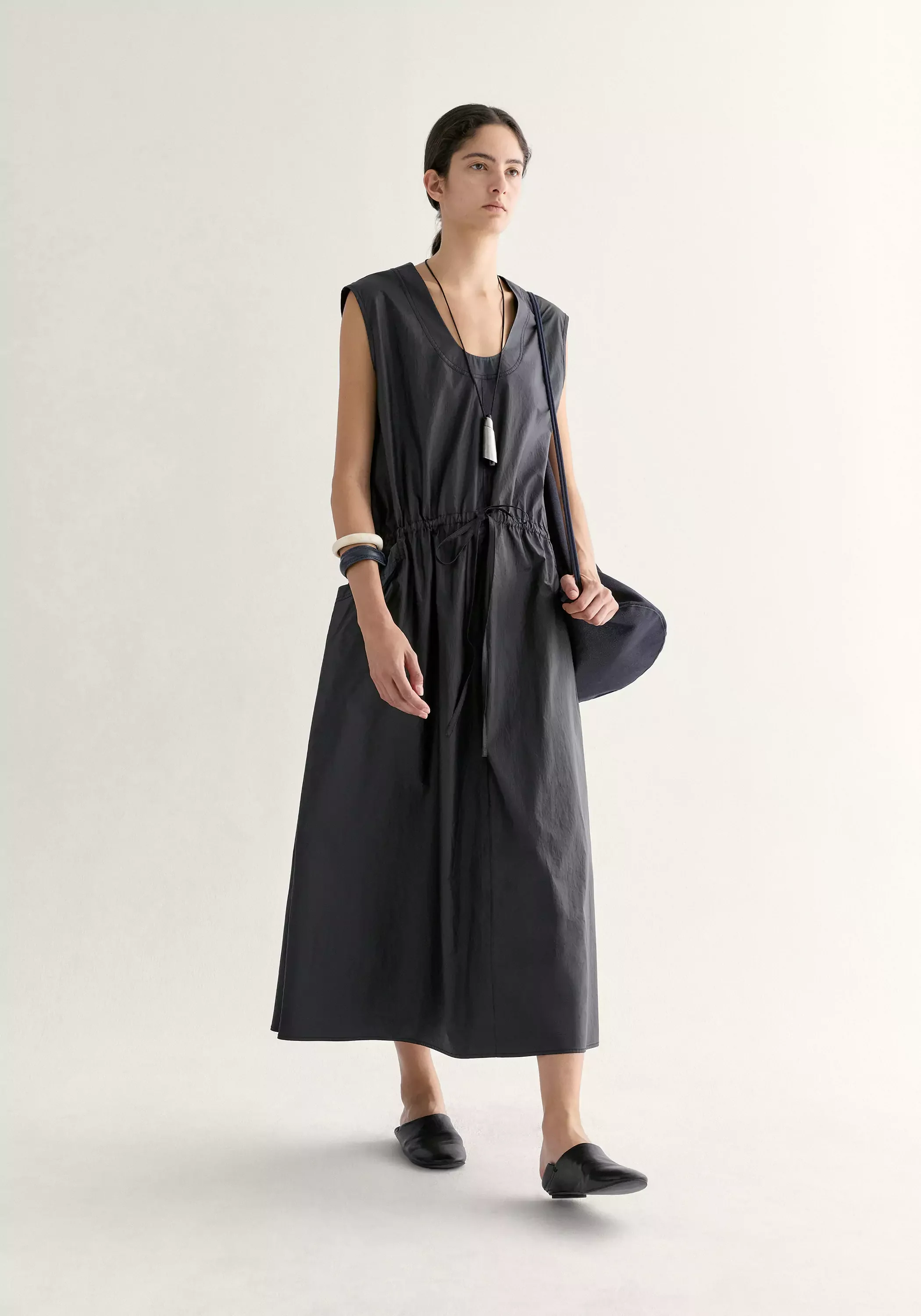 U-line Pocket Sleeveless Dress - Image 2