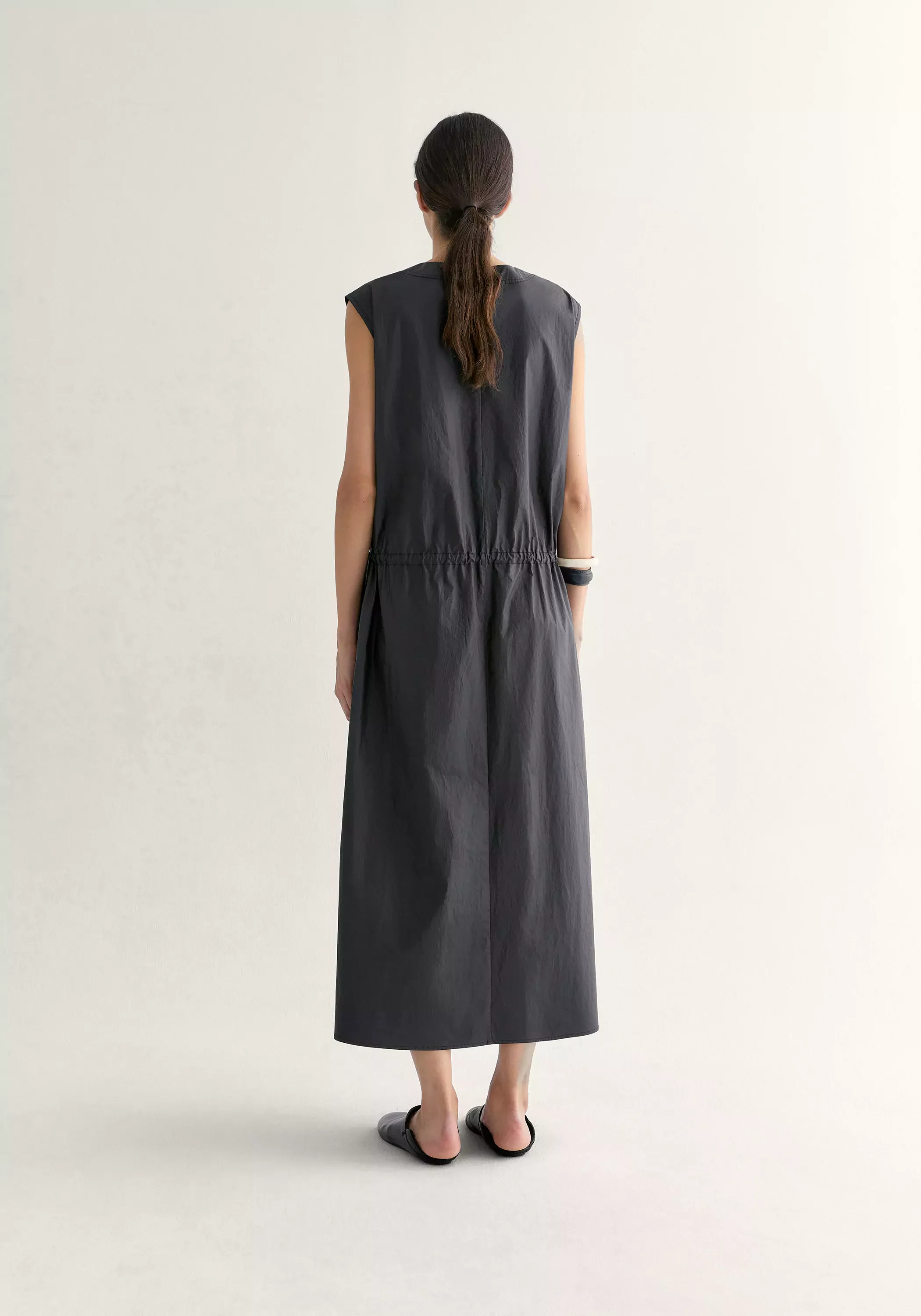 U-line Pocket Sleeveless Dress - Image 4