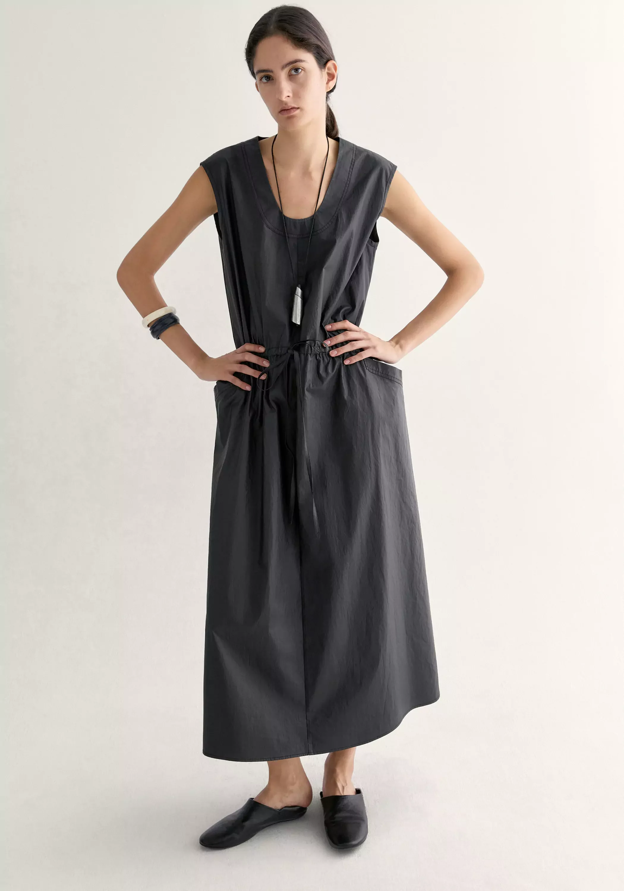 U-line Pocket Sleeveless Dress - Image 6