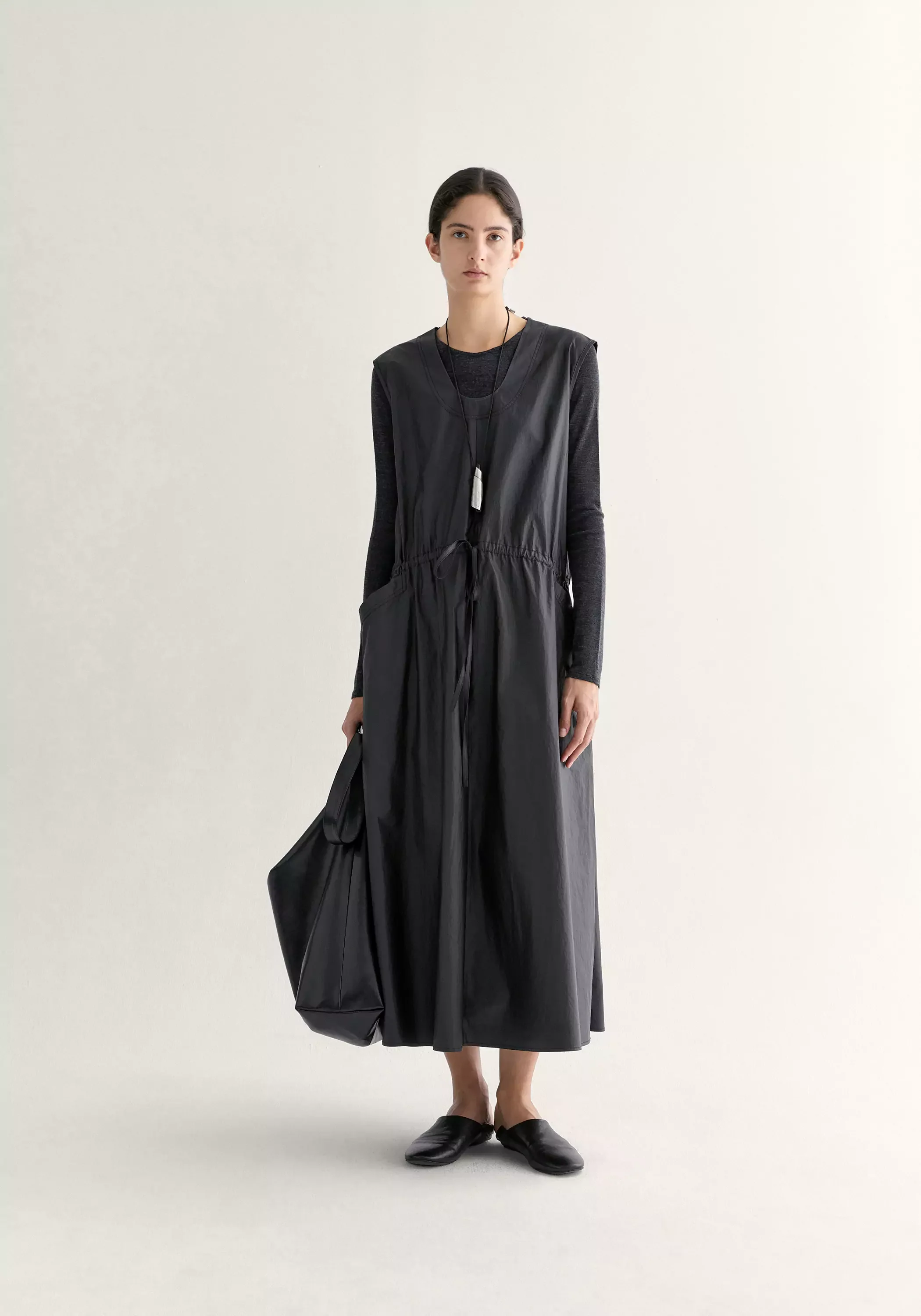 U-line Pocket Sleeveless Dress - Image 9