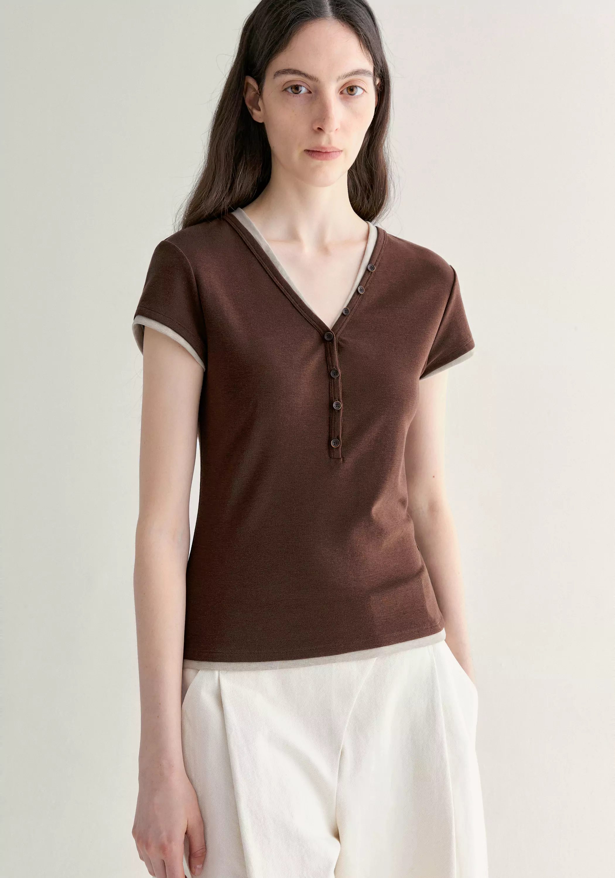 V-neck Buttoned T-shirt - Image 11
