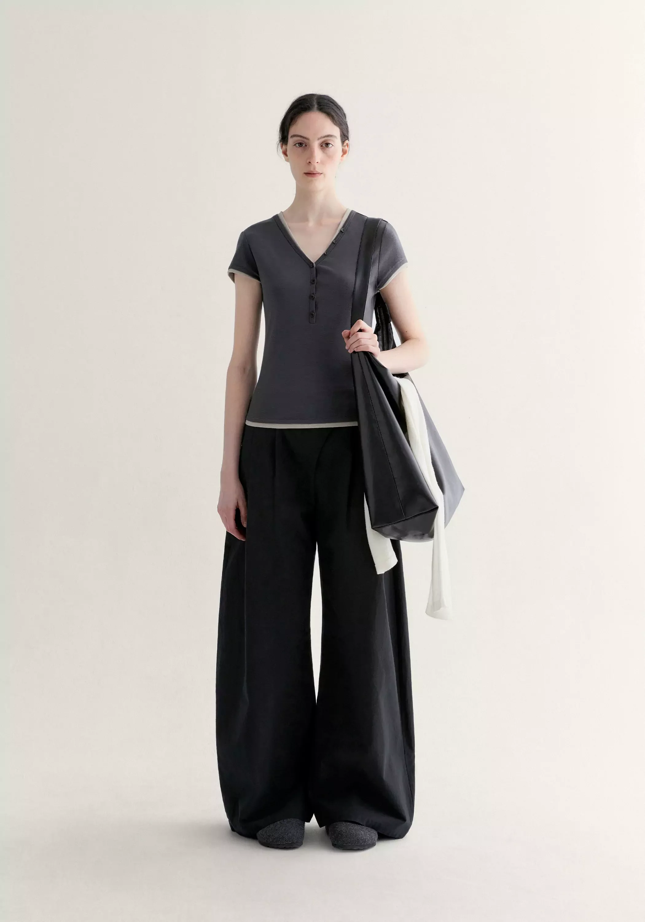 V-neck Buttoned T-shirt - Image 12