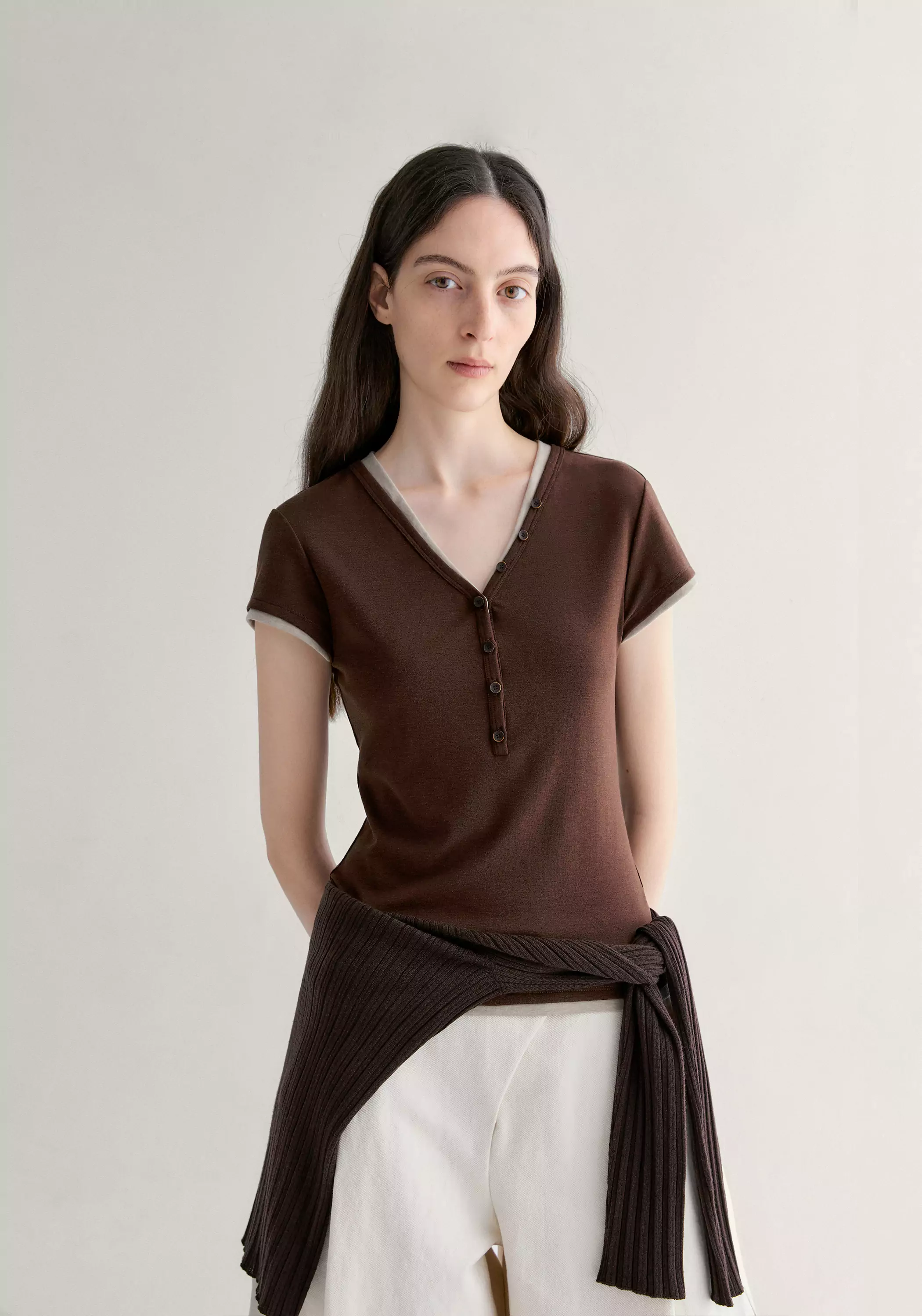 V-neck Buttoned T-shirt - Image 4
