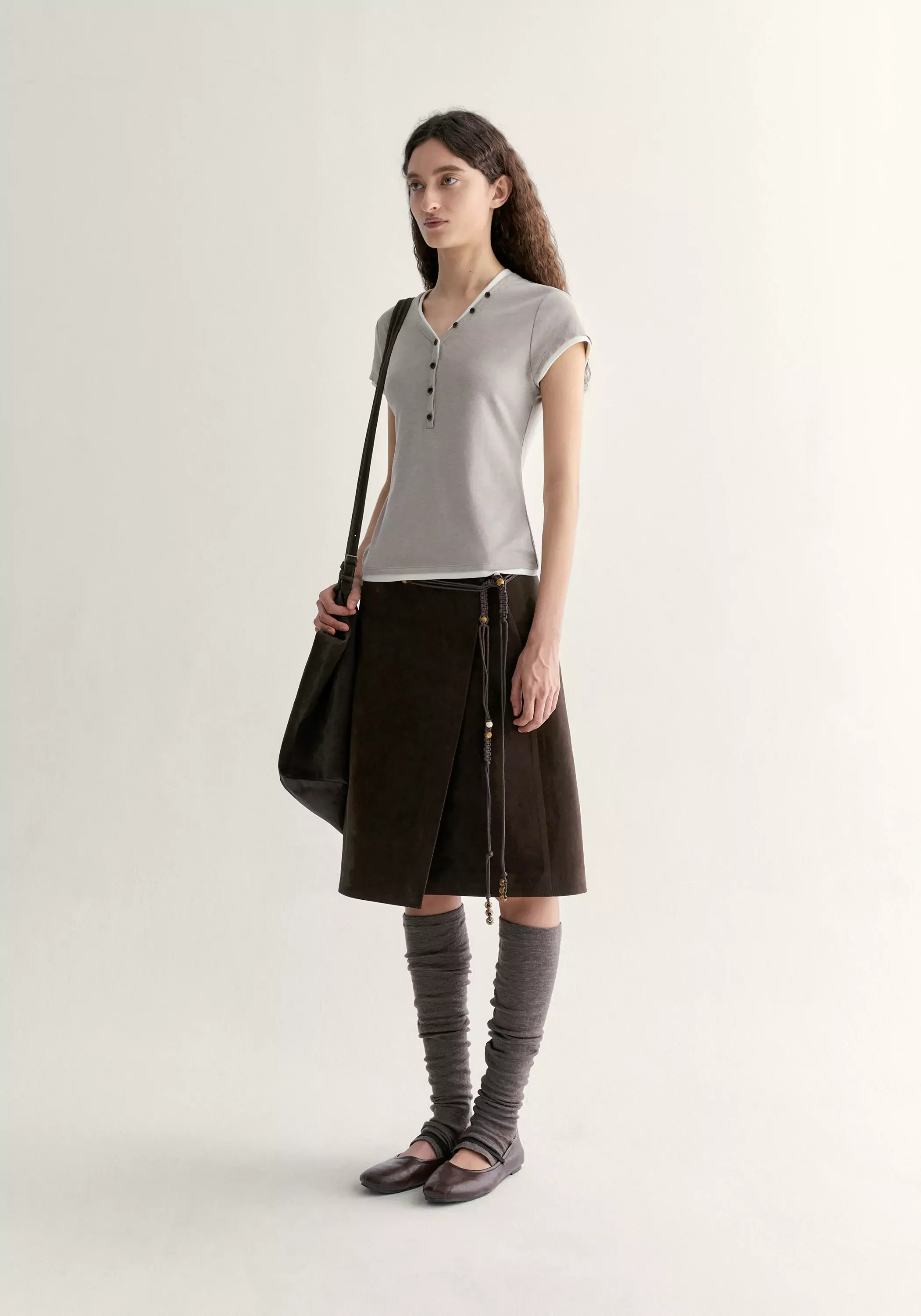 V-neck Buttoned T-shirt - Image 5