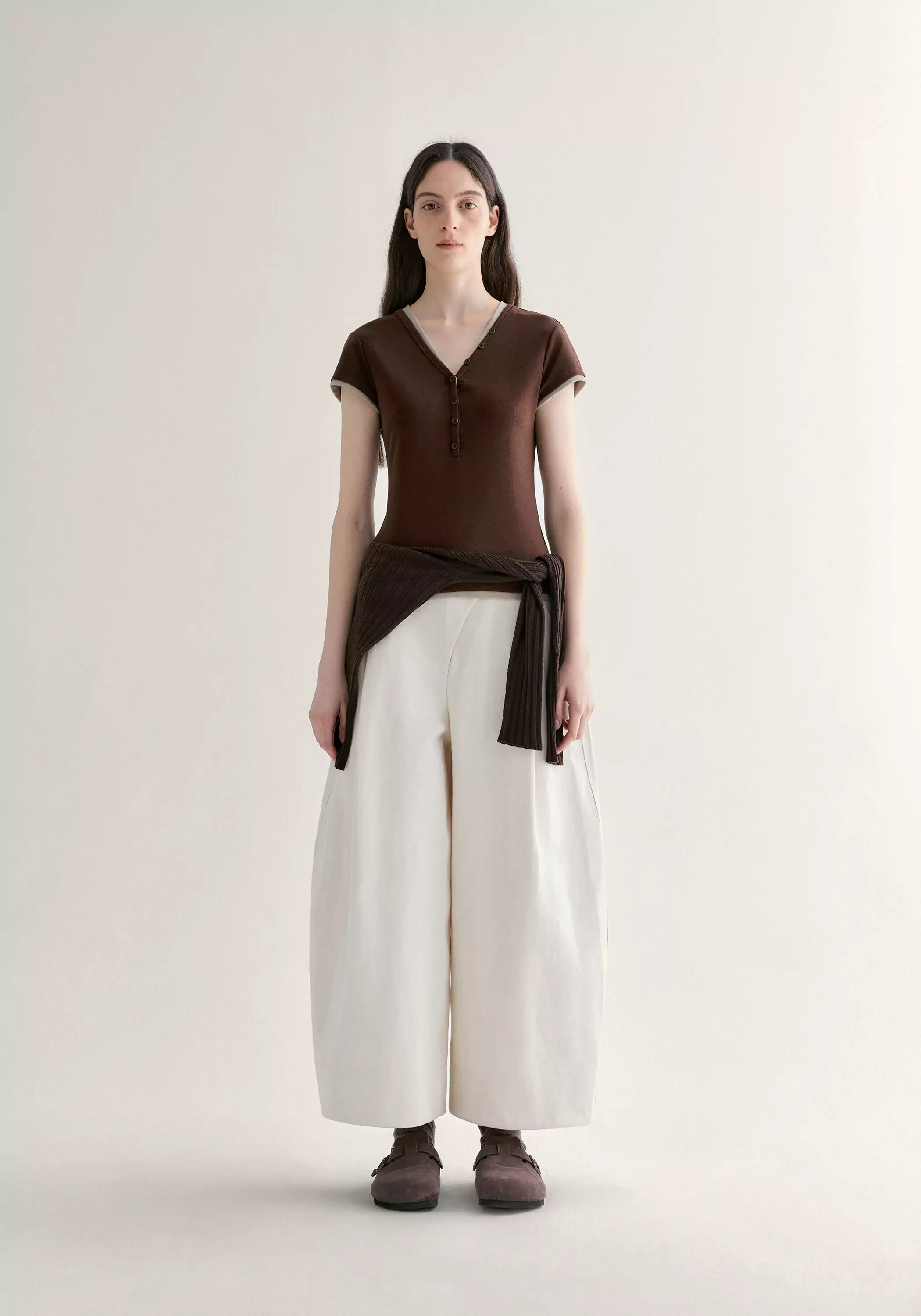 V-neck Buttoned T-shirt - Image 7