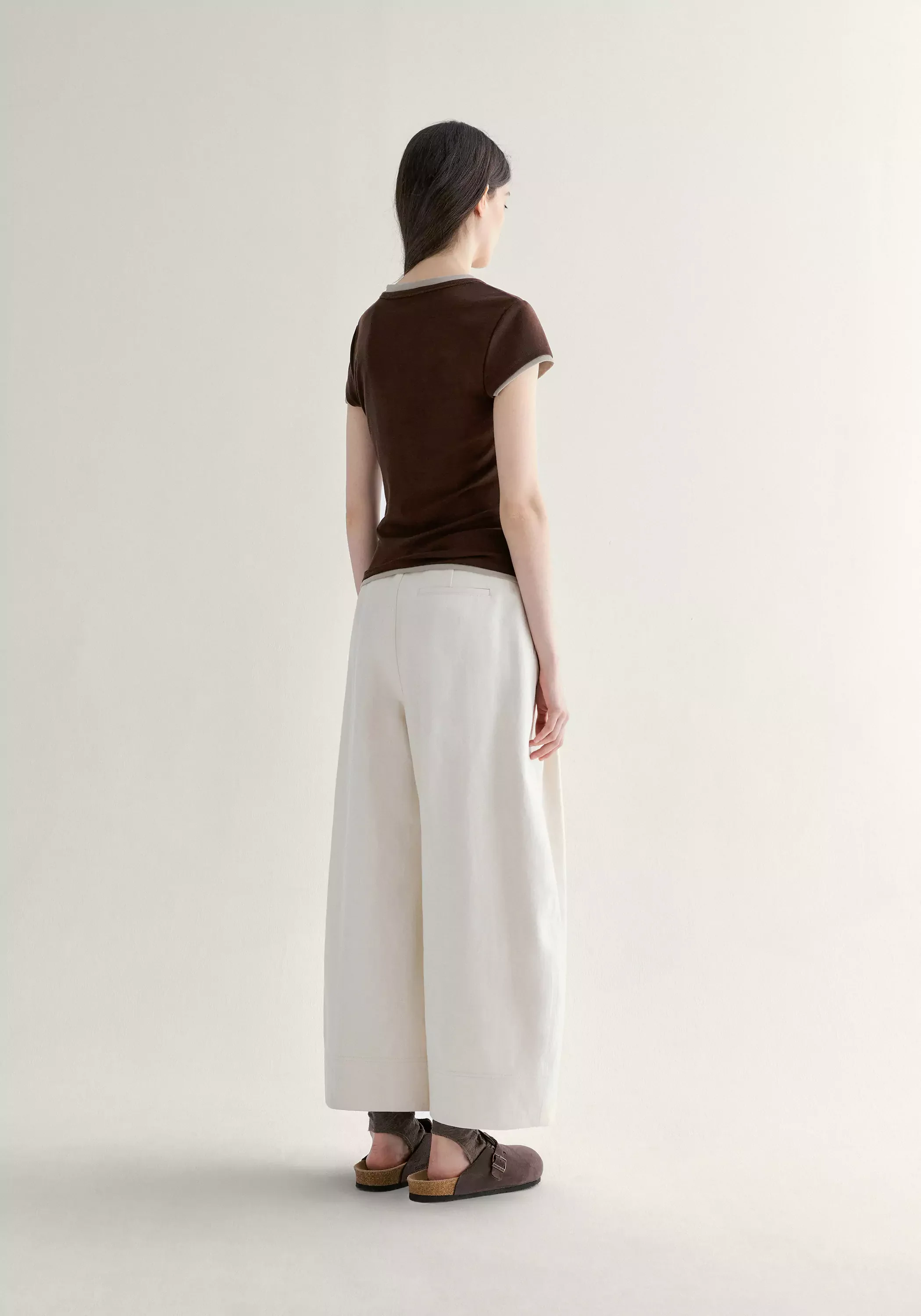 V-neck Buttoned T-shirt - Image 9