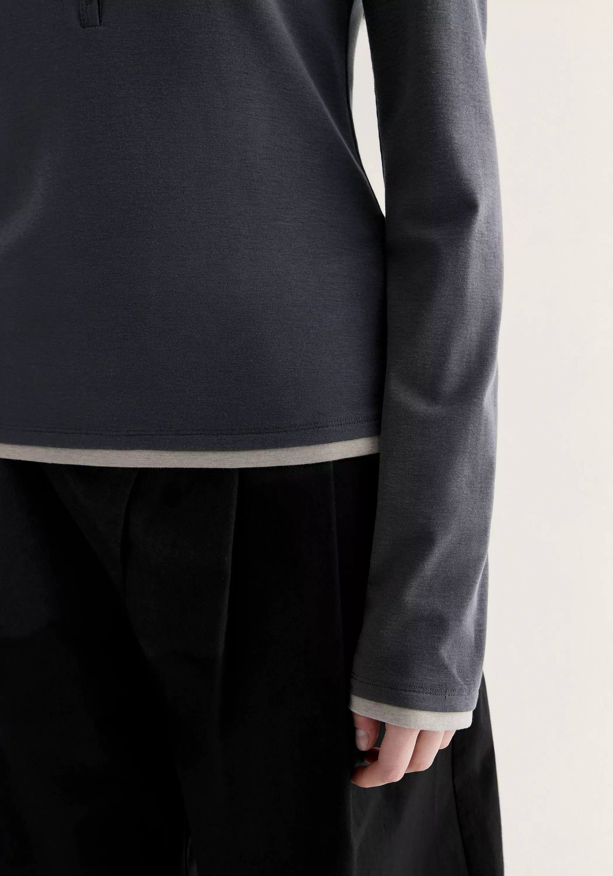 V-neck Buttoned Top - Image 14