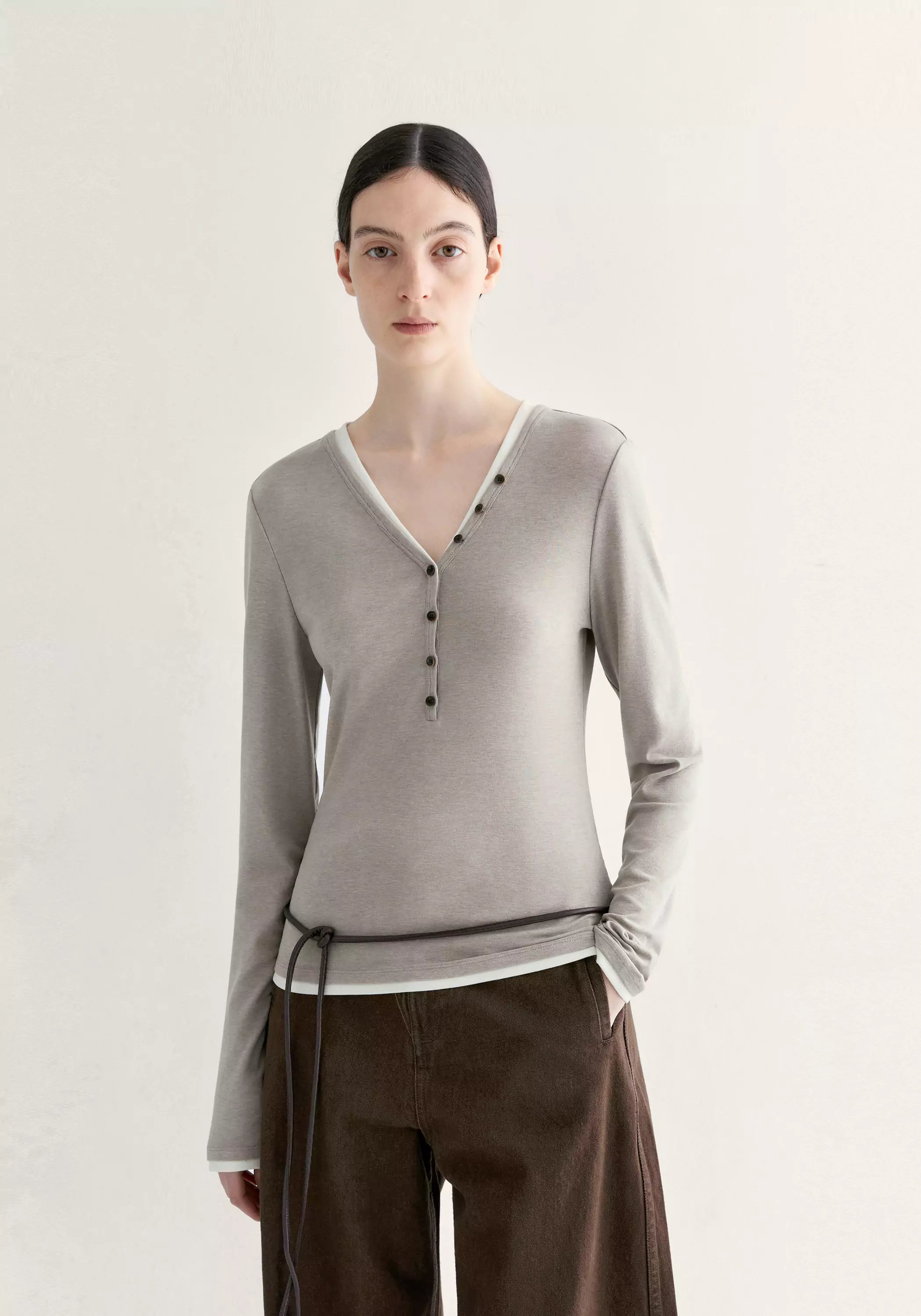 V-neck Buttoned Top - Image 3