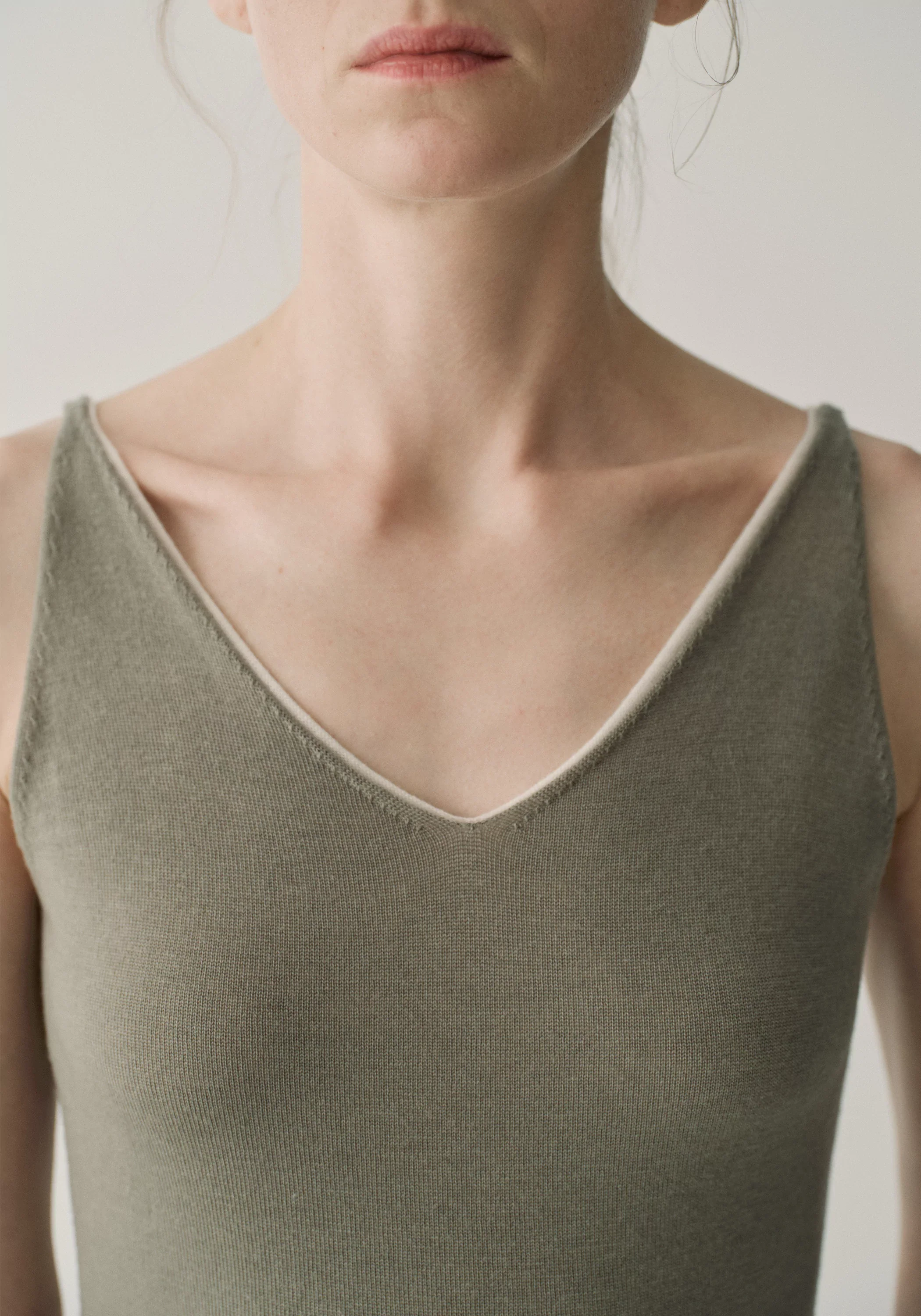 Water-soluble Wool Tank Top - Image 15