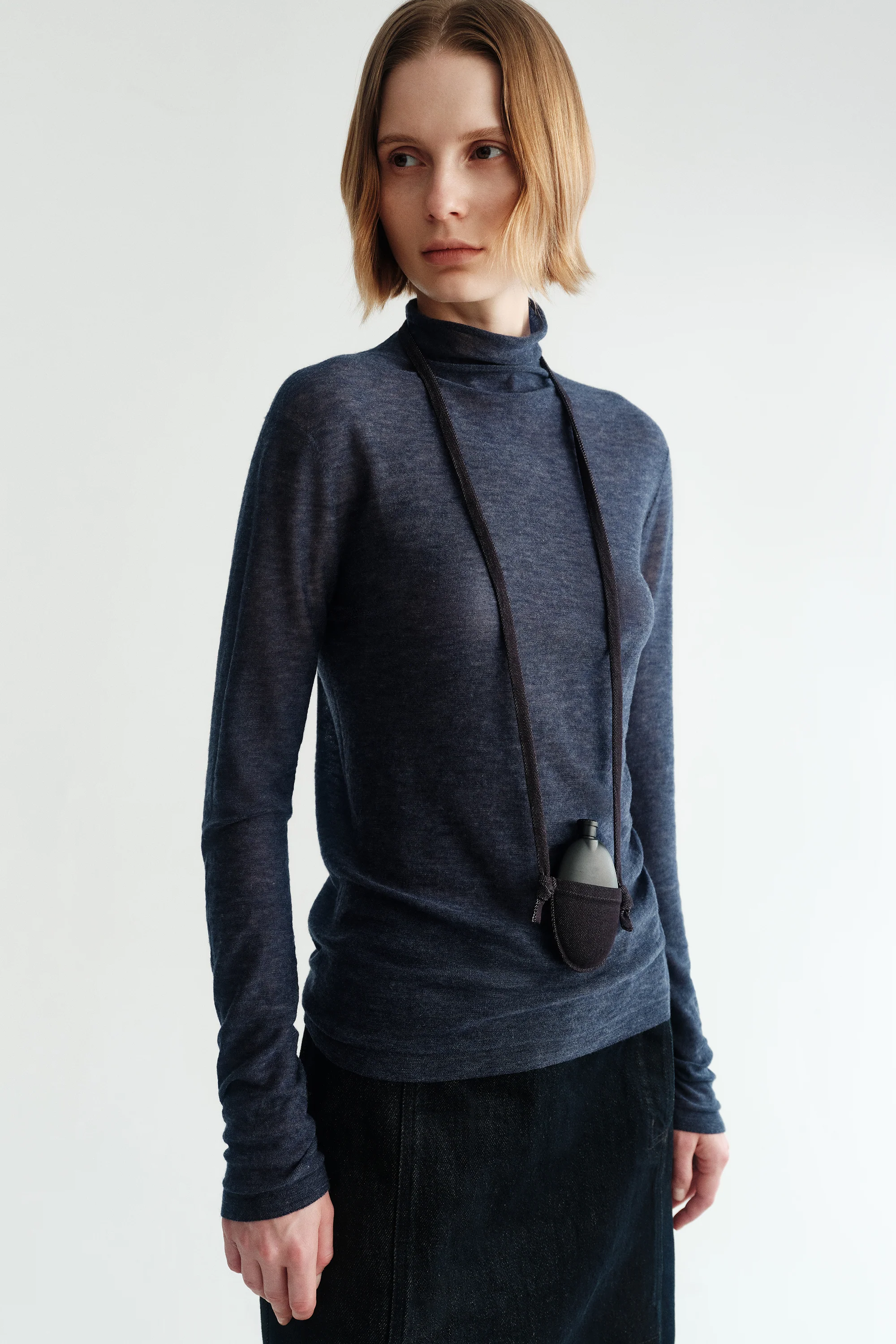 Water-soluble Wool Turtle-neck Sweater - Image 9