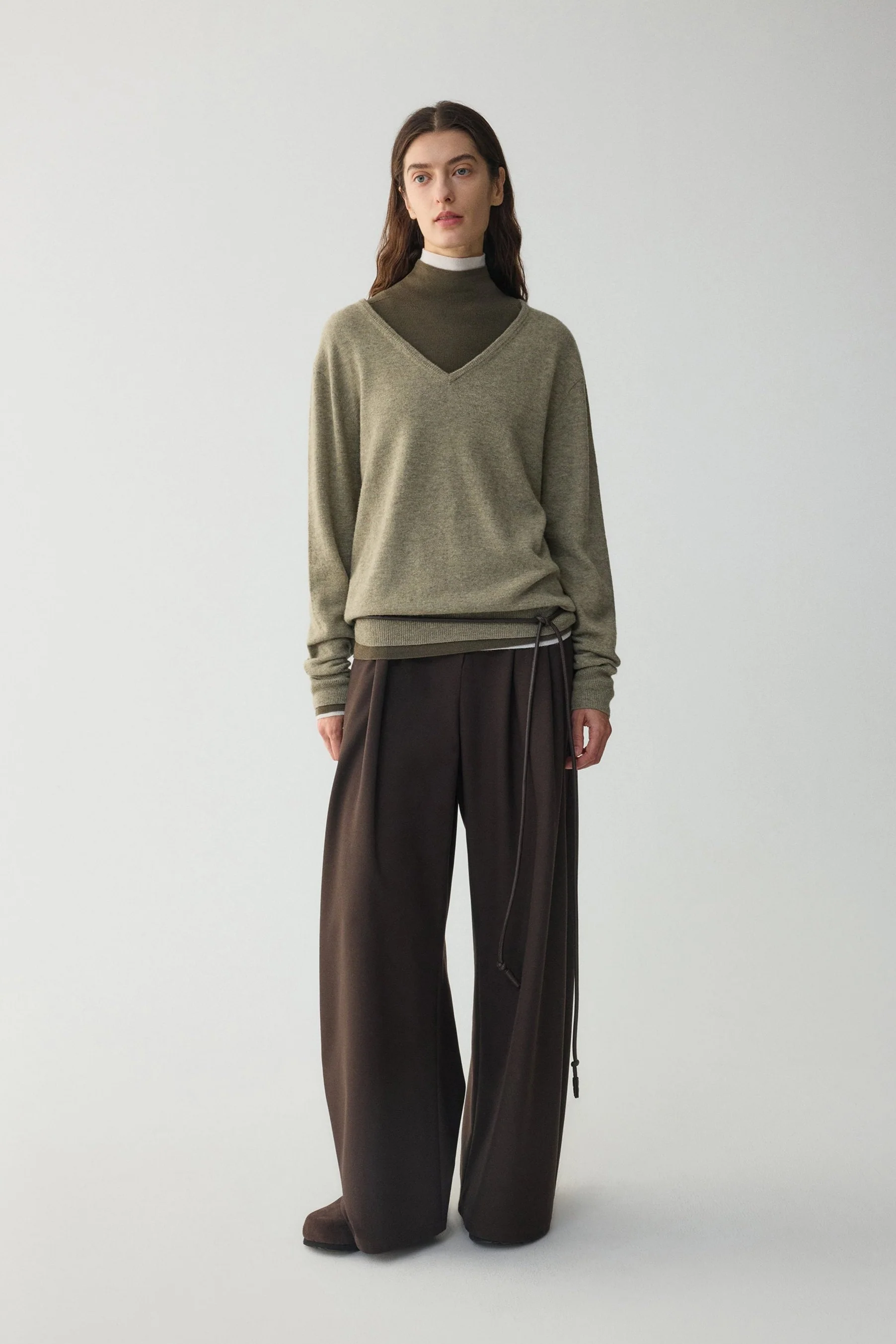 Yak Wool V-neck Jumper - Image 14